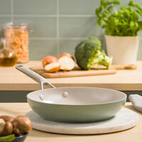 Advanced Hard Anodized stekpanna 28 cm, cardamom