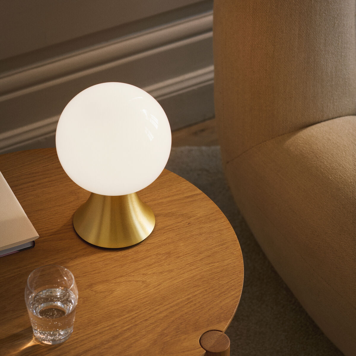 Noor LED-bordslampa 23 cm, mässing