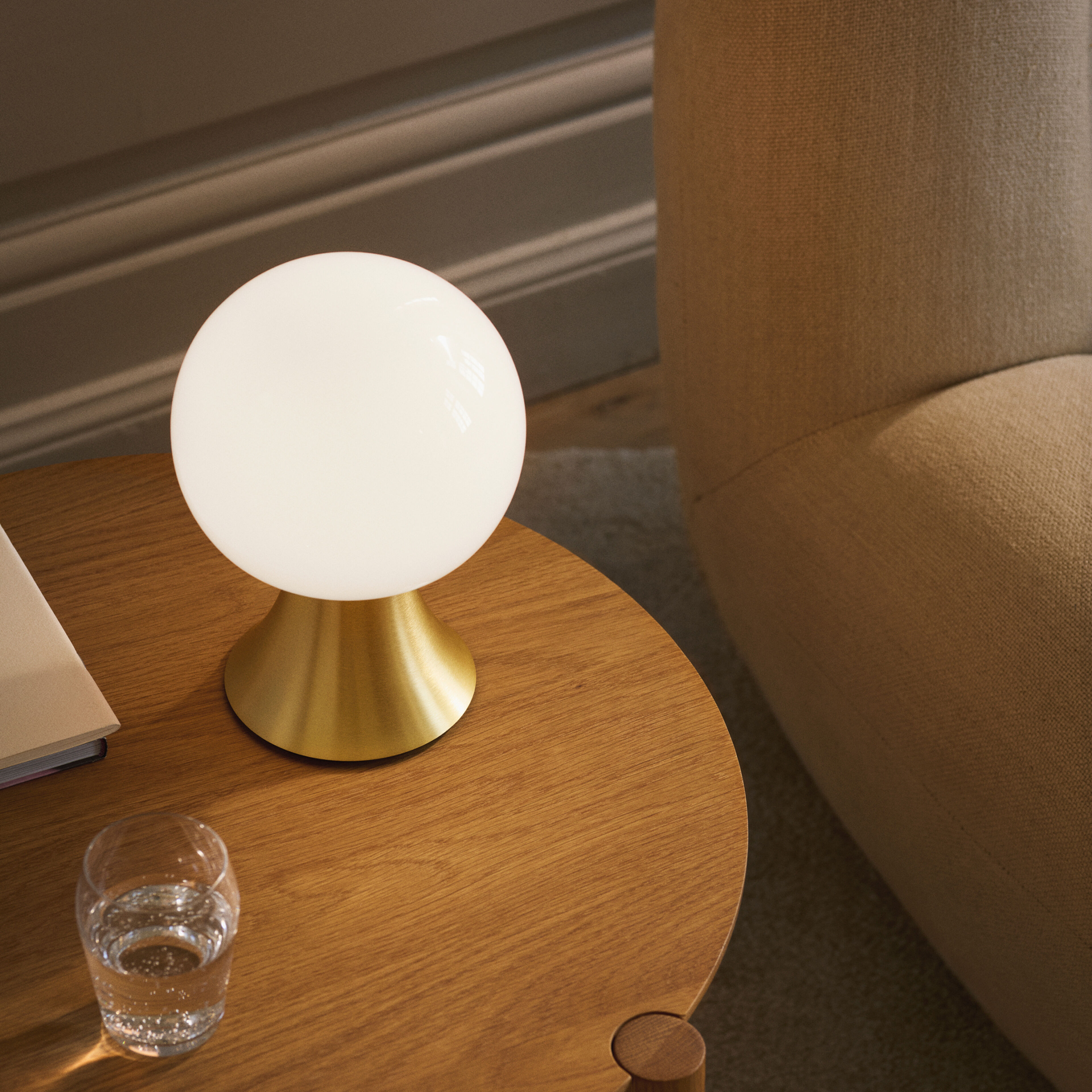  Noor LED-bordslampa 23 cm, mässing