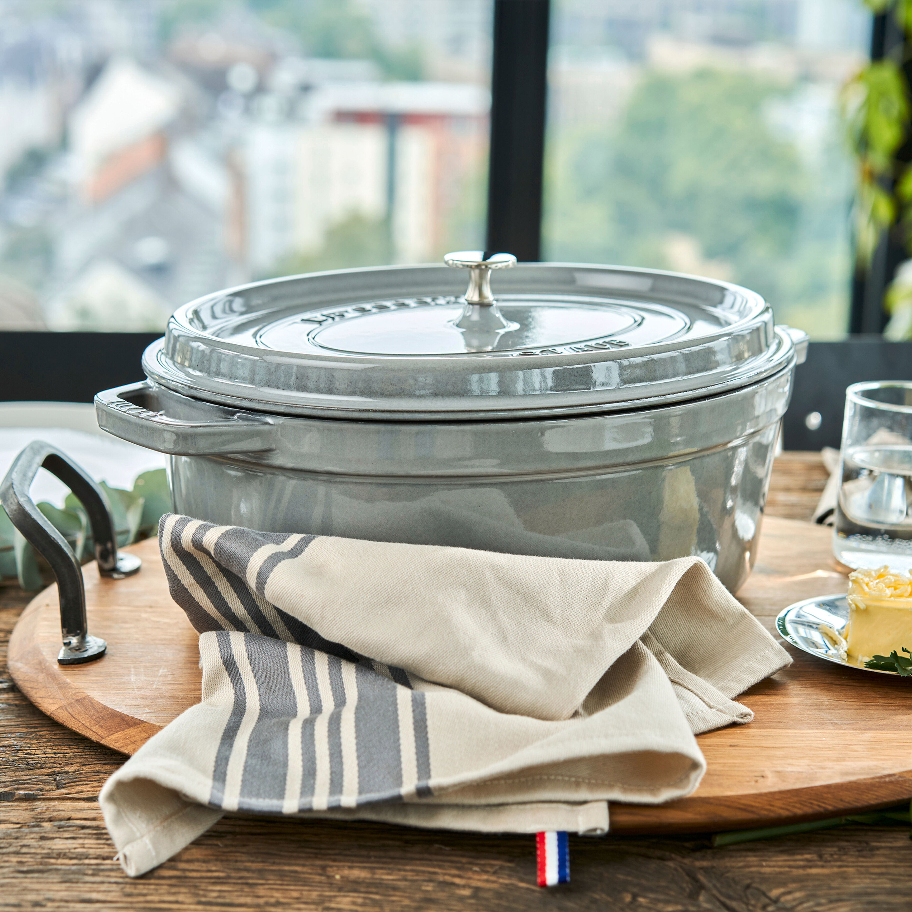 La Cocotte oval gjutjärnsgryta 8 liter, grafitgrå