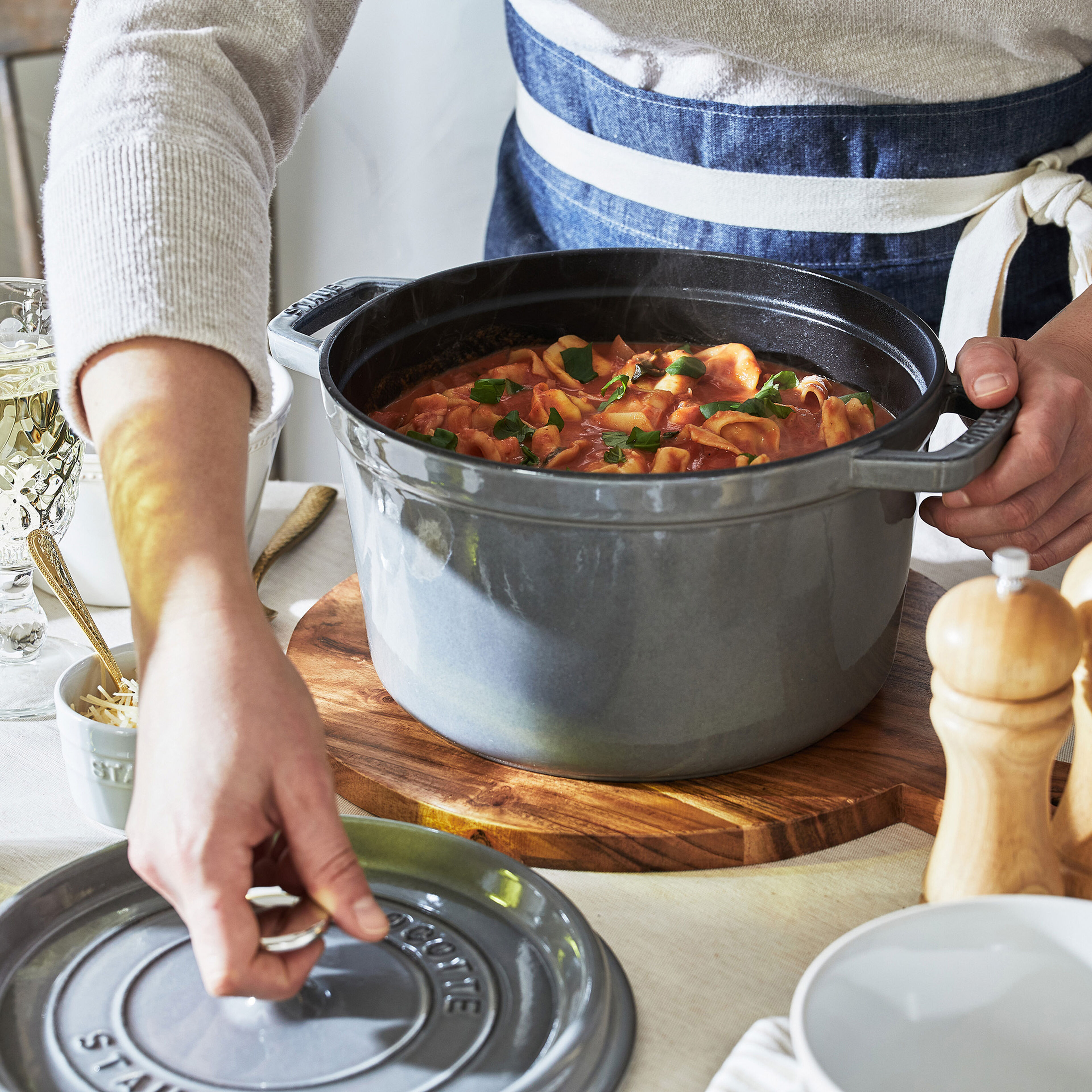 La Cocotte dyp støpejernsgryte 24 cm, grafittgrå
