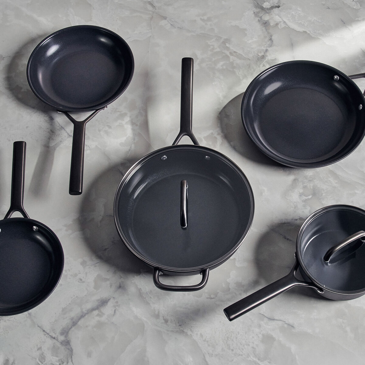 Milano traktörpanna med glaslock 28 cm, svart 