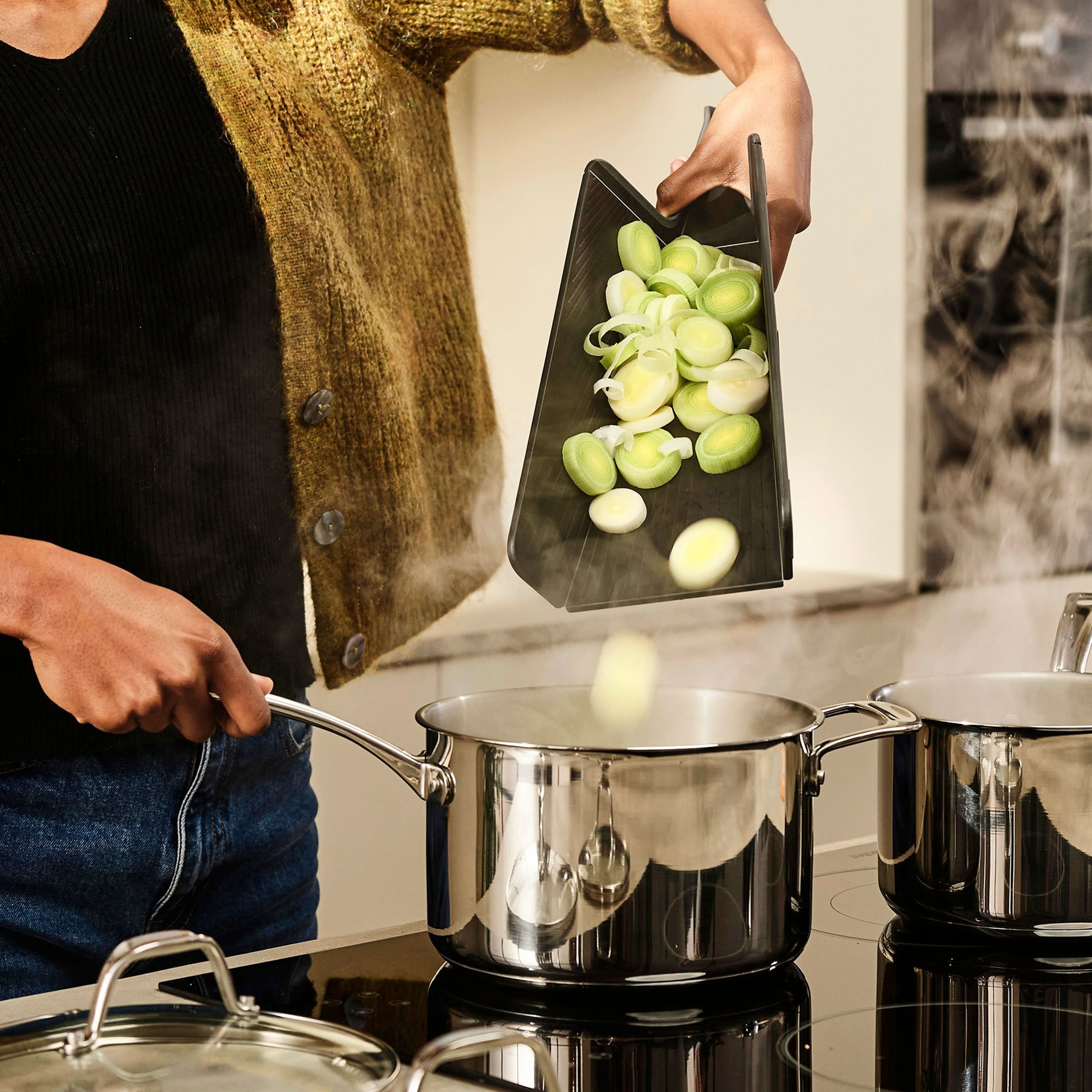 joseph-joseph-chop2pot-plus-skaerebraet-38-x-21-cm-sort-60202-58174-3