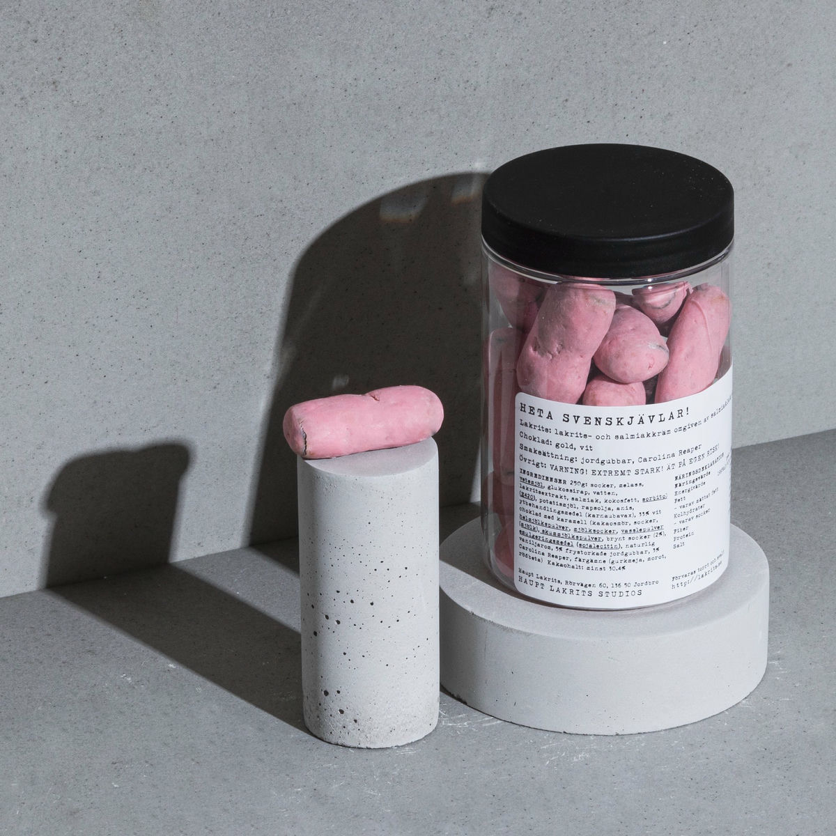 Heta Svenskjävlar!, 250 g