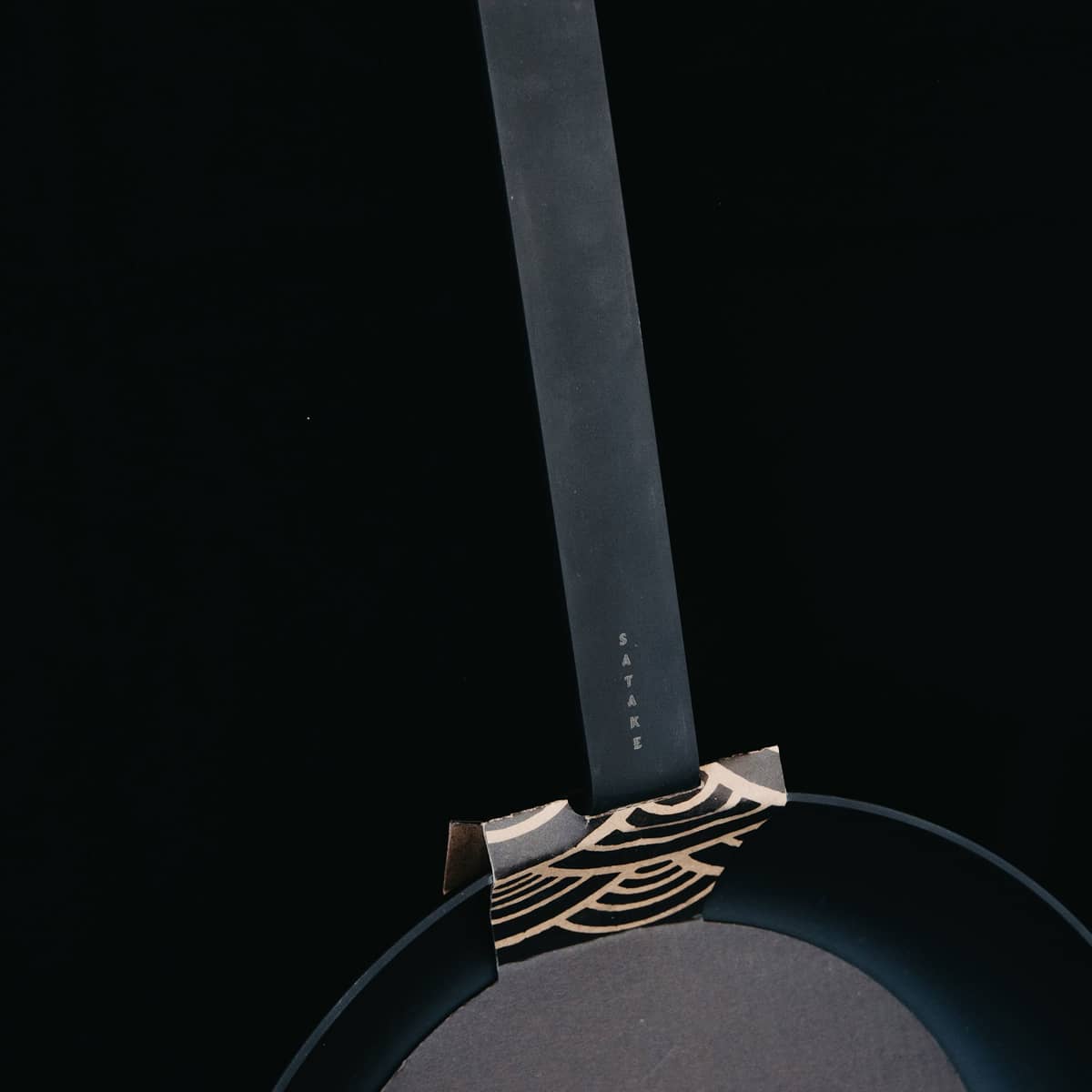 Hiiliteräspannu 24 cm