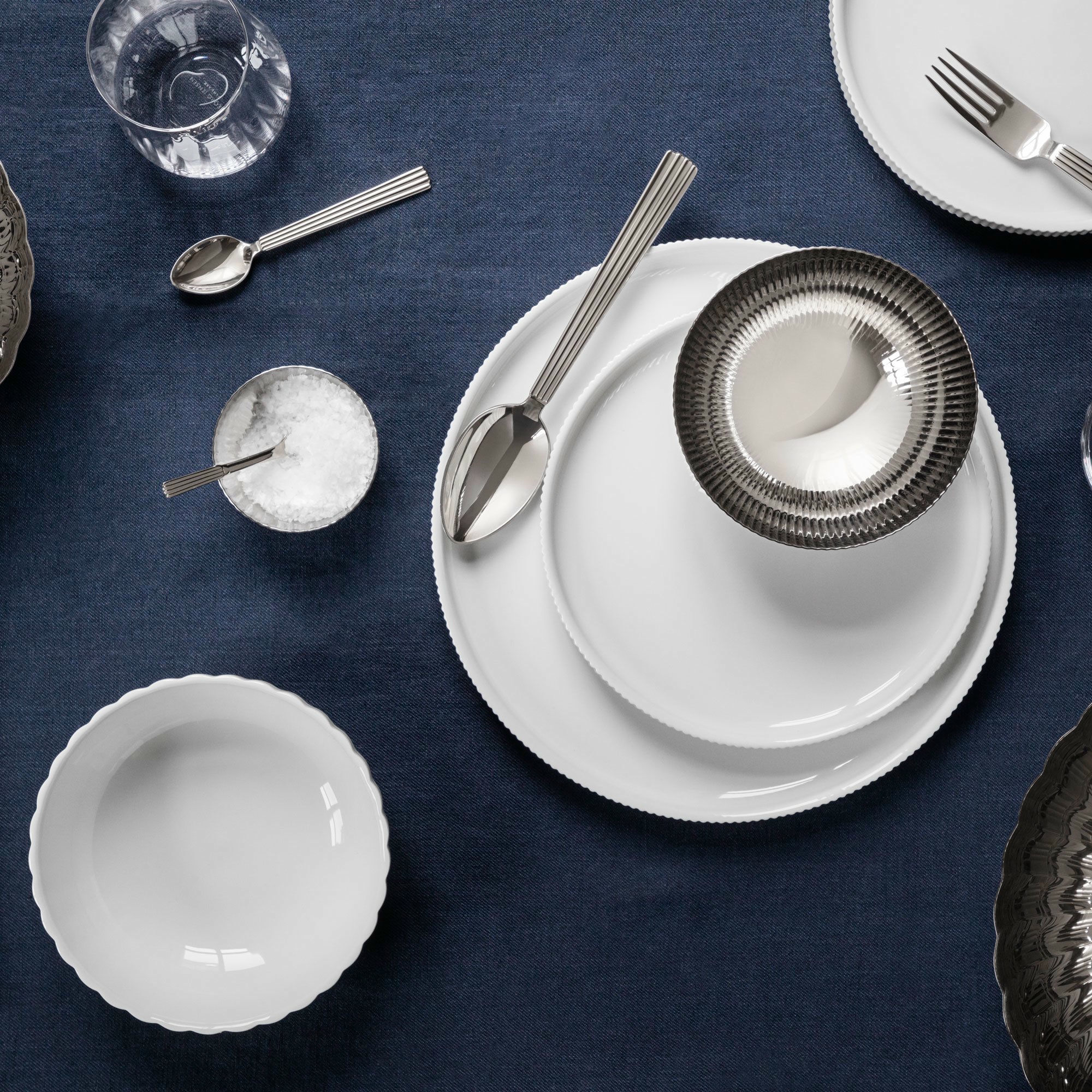 Alternativ bild 1 för Georg Jensen Bernadotte middagstallrik 26 cm