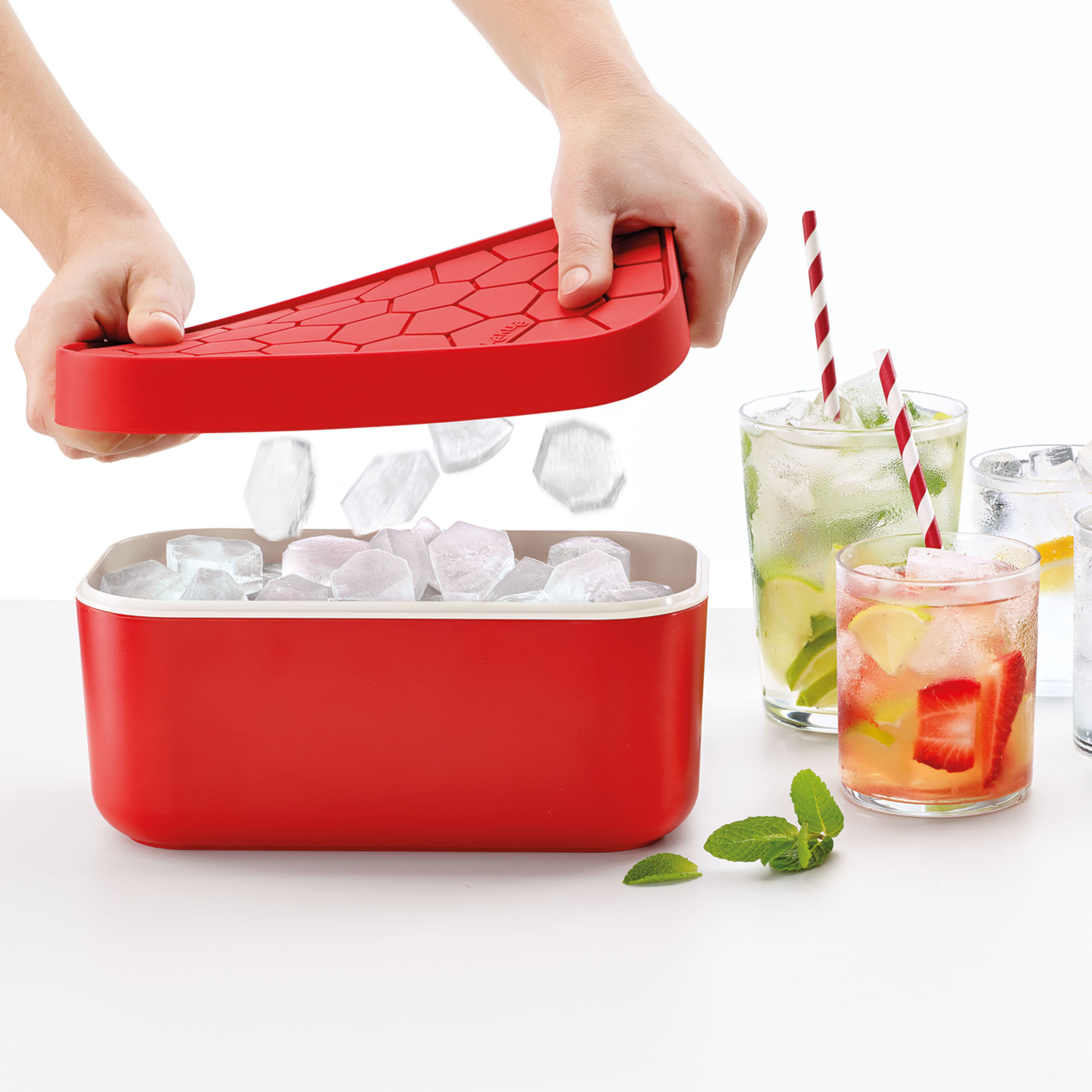 Isbitsbehållare, röd