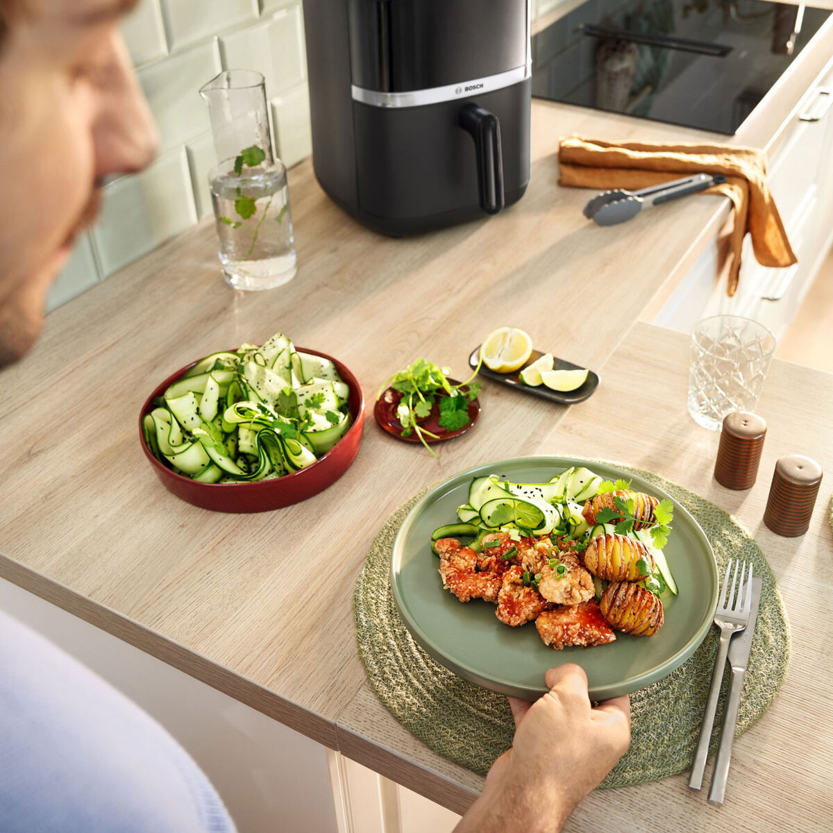 MAF462B0 Serie 4 airfryer 6,1 litraa, musta