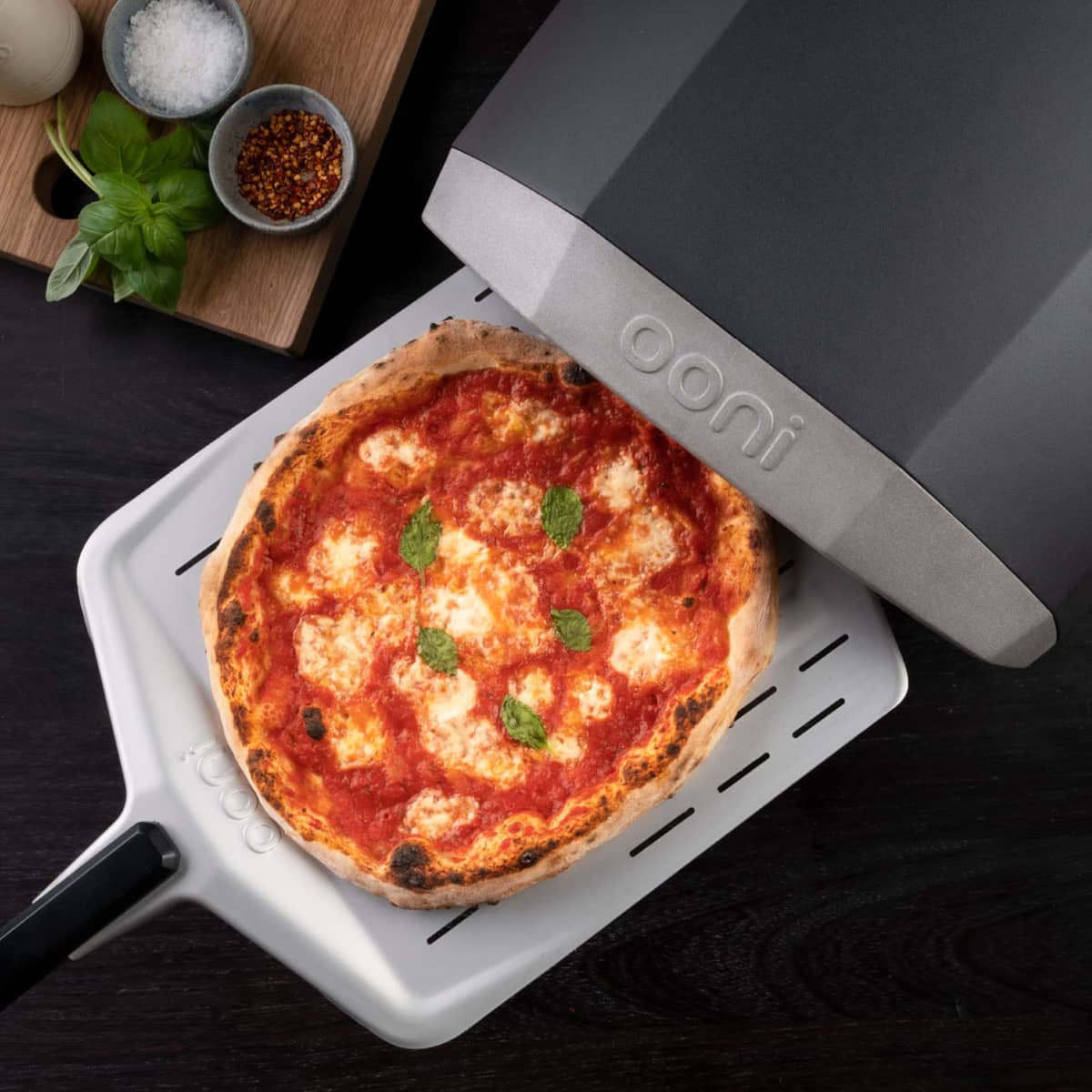 Perforerad pizzaspade, 30,5 cm
