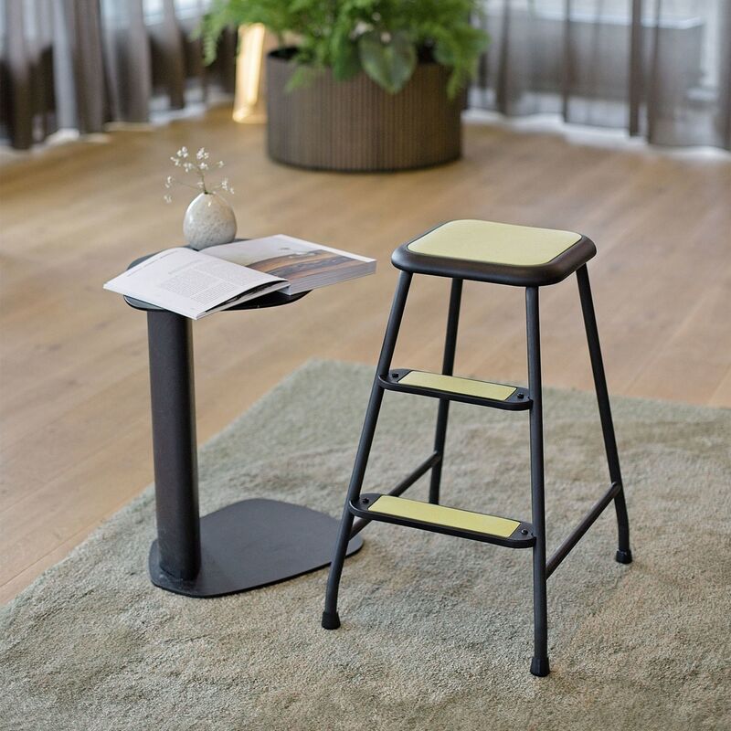 Jakkara, Lindqvist, mattamusta jauhelakattu/yellow