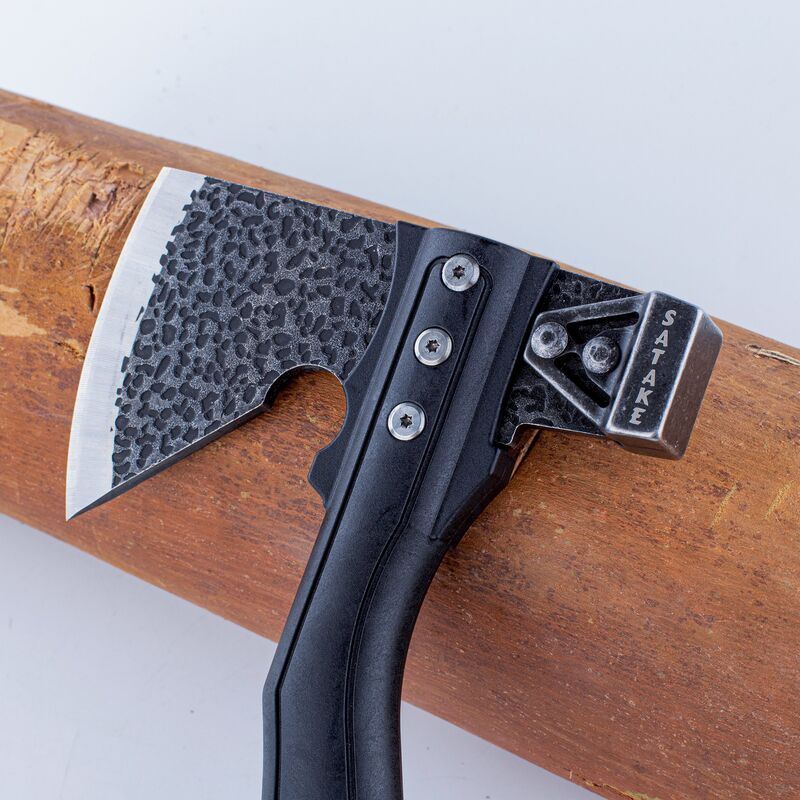 Outdoor Kirves Teräsuojalla, Small