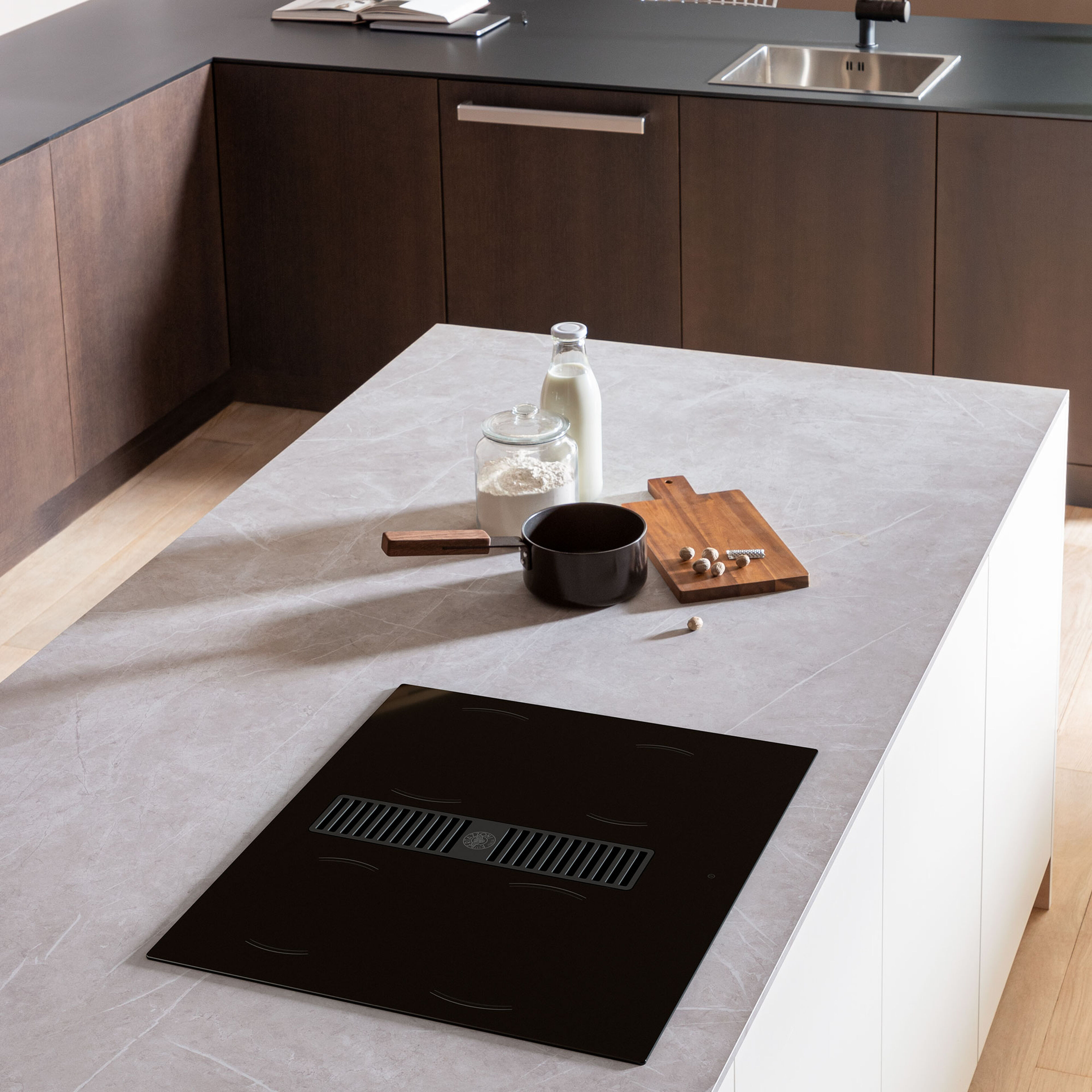 P604ICH30NP Induktionskogeplade med integreret emhætte 60 cm, 4 zoner