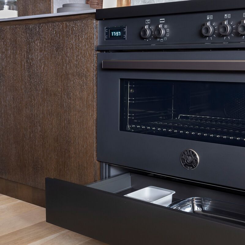 PRO95I1ECAT Professional induktionsspis med singelugn 90 cm, matt svart