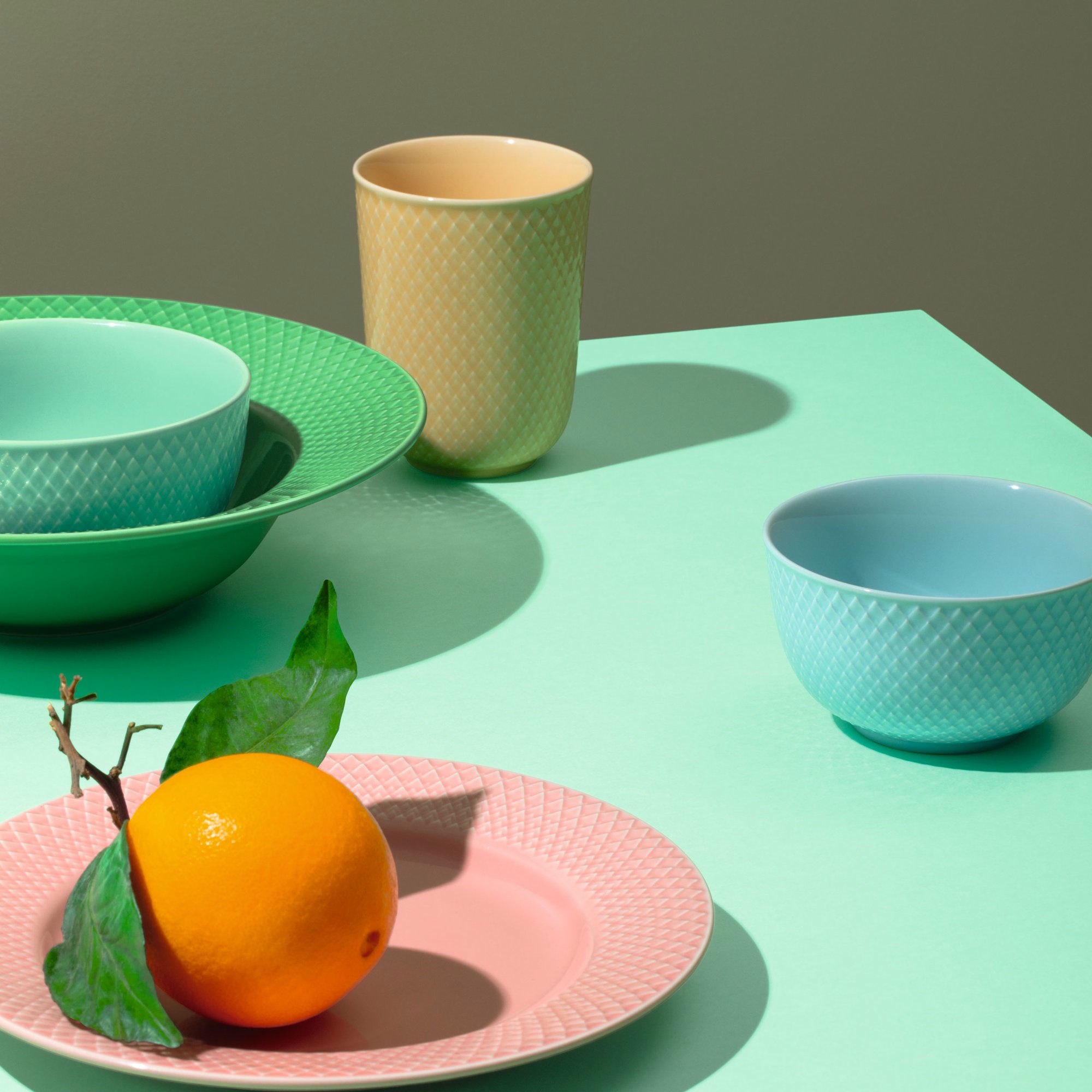 Alternativ bild 1 för Lyngby Porcelæn Rhombe Mugg 33 cl Sand