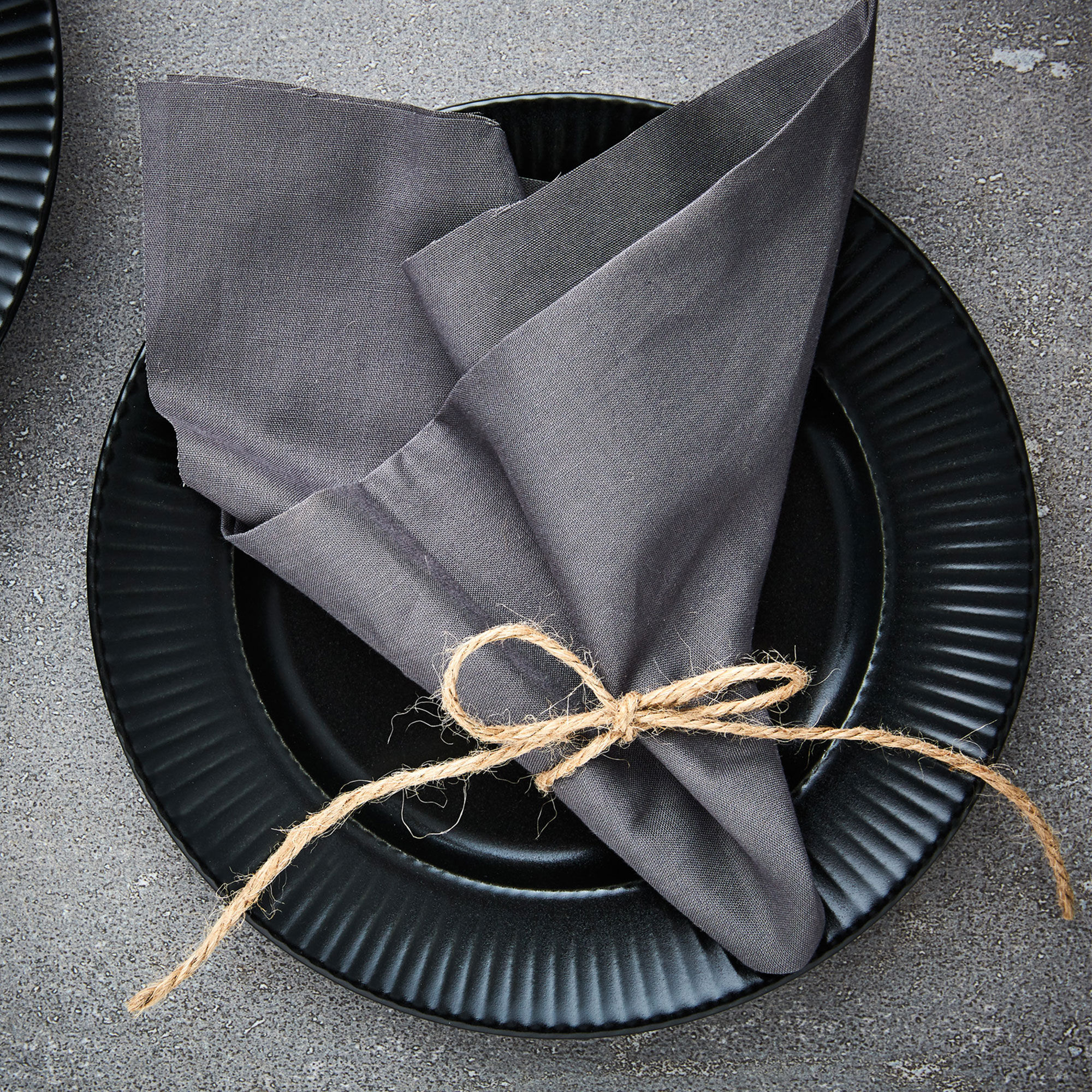 Groovy Tallrik 27 cm Svart Stengods