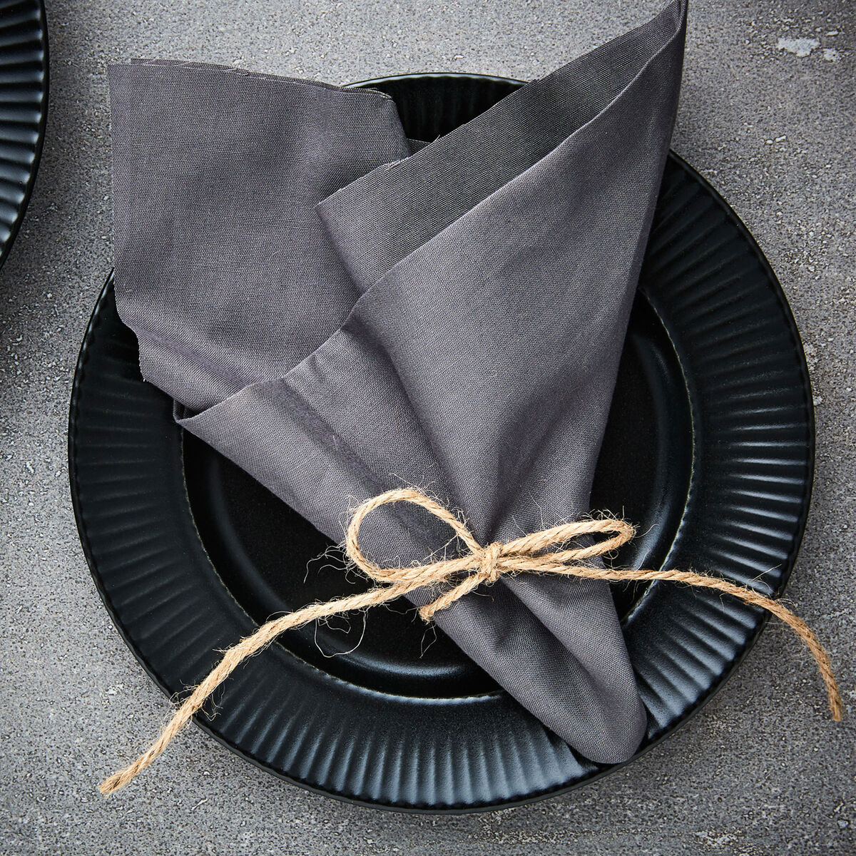 Groovy-ruokalautanen 27 cm, musta