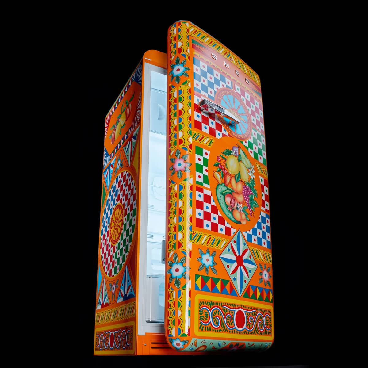 FAB28RDGC5 D&G Divinia Cucina vapaasti seisova jääkaappi, 153 cm