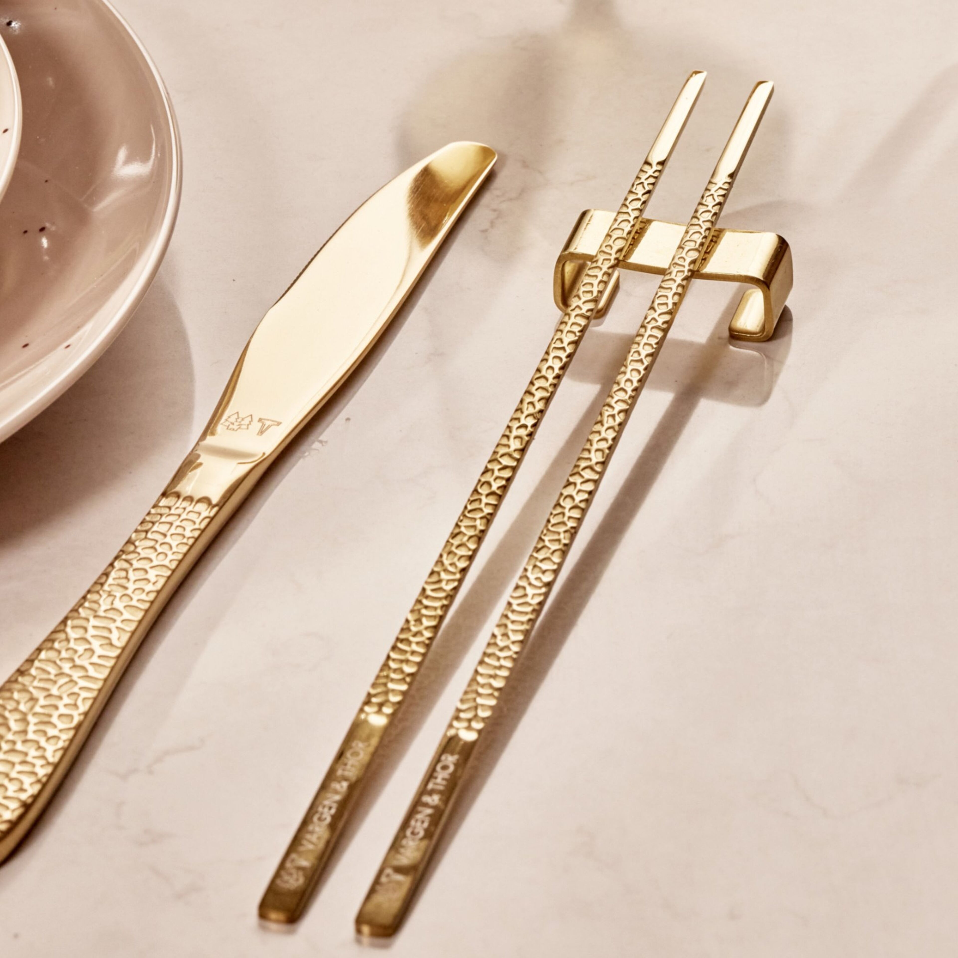 vargen-thor-spisepinde-4-par-messing-vtkitomg-58781-6