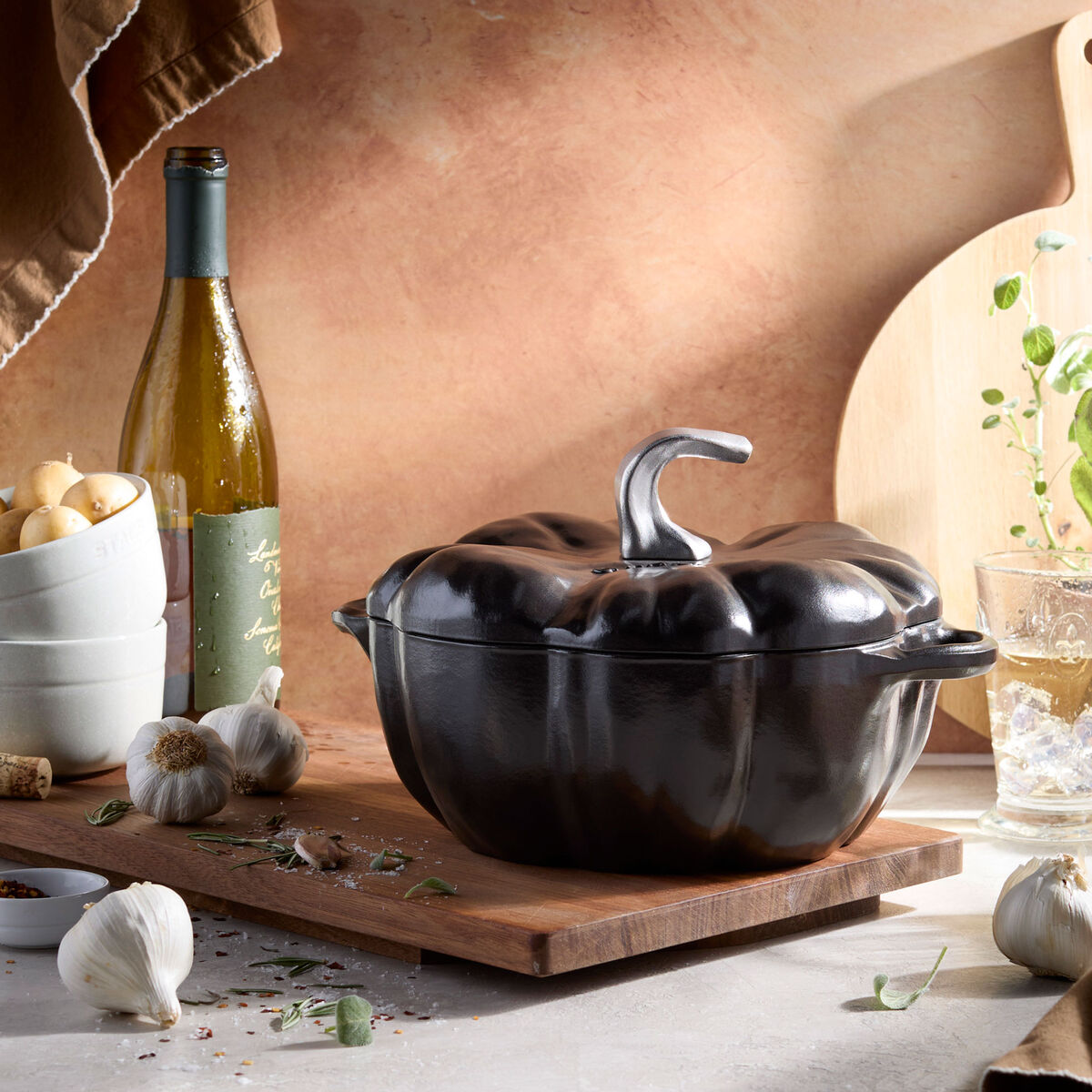 La Cocotte Græskar støbejernsgryde 24 cm / 3,5 liter, sort