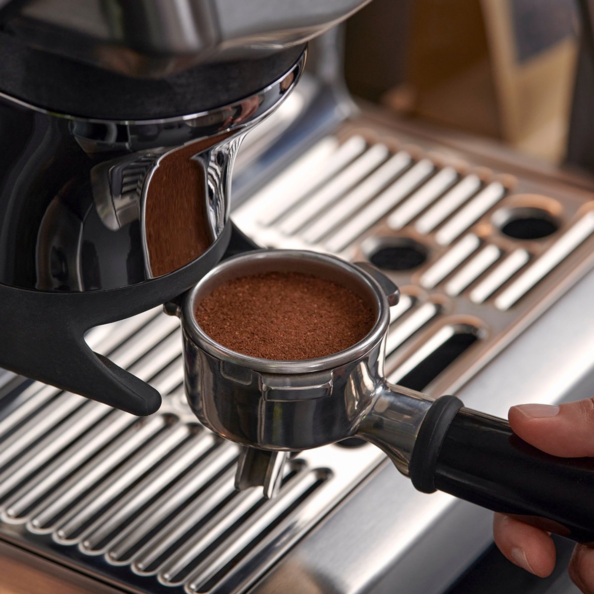 SES876BSS Barista Express Impress espressokeitin