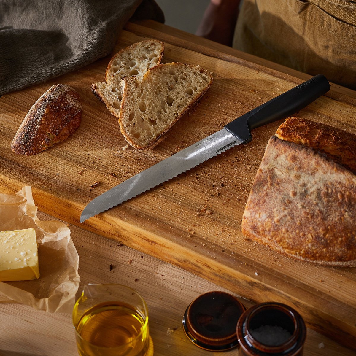 Hard Edge brødkniv, 22 cm