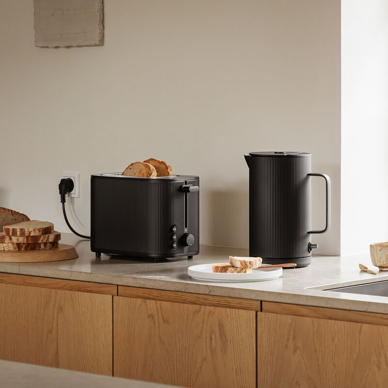 Georg Jensen Bernadotte vattenkokare, svart