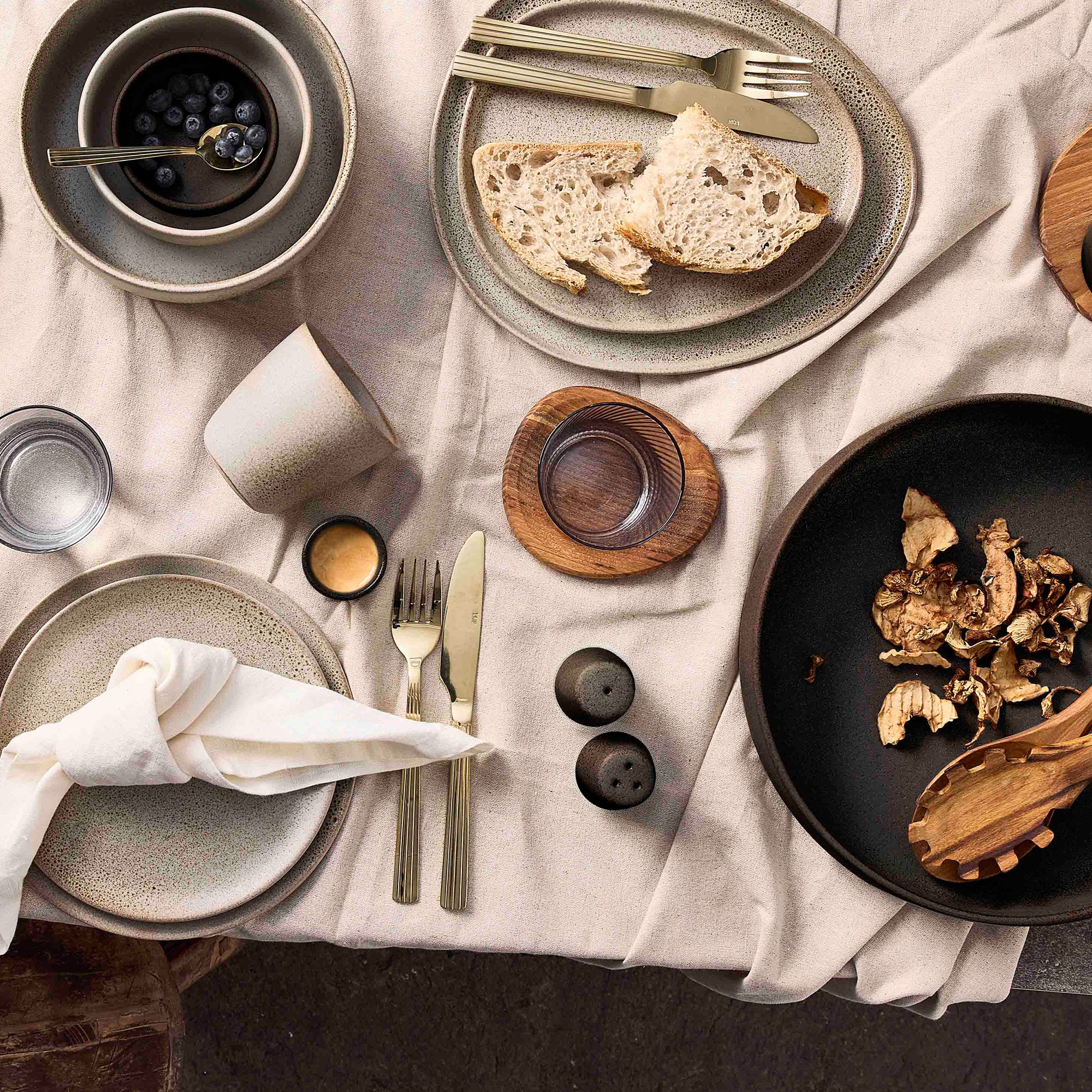 Salt/pepparset metallisk brun 