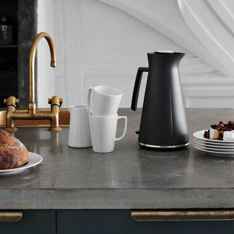 Grand Cru vedenkeitin1,4 litraa, musta/teräs