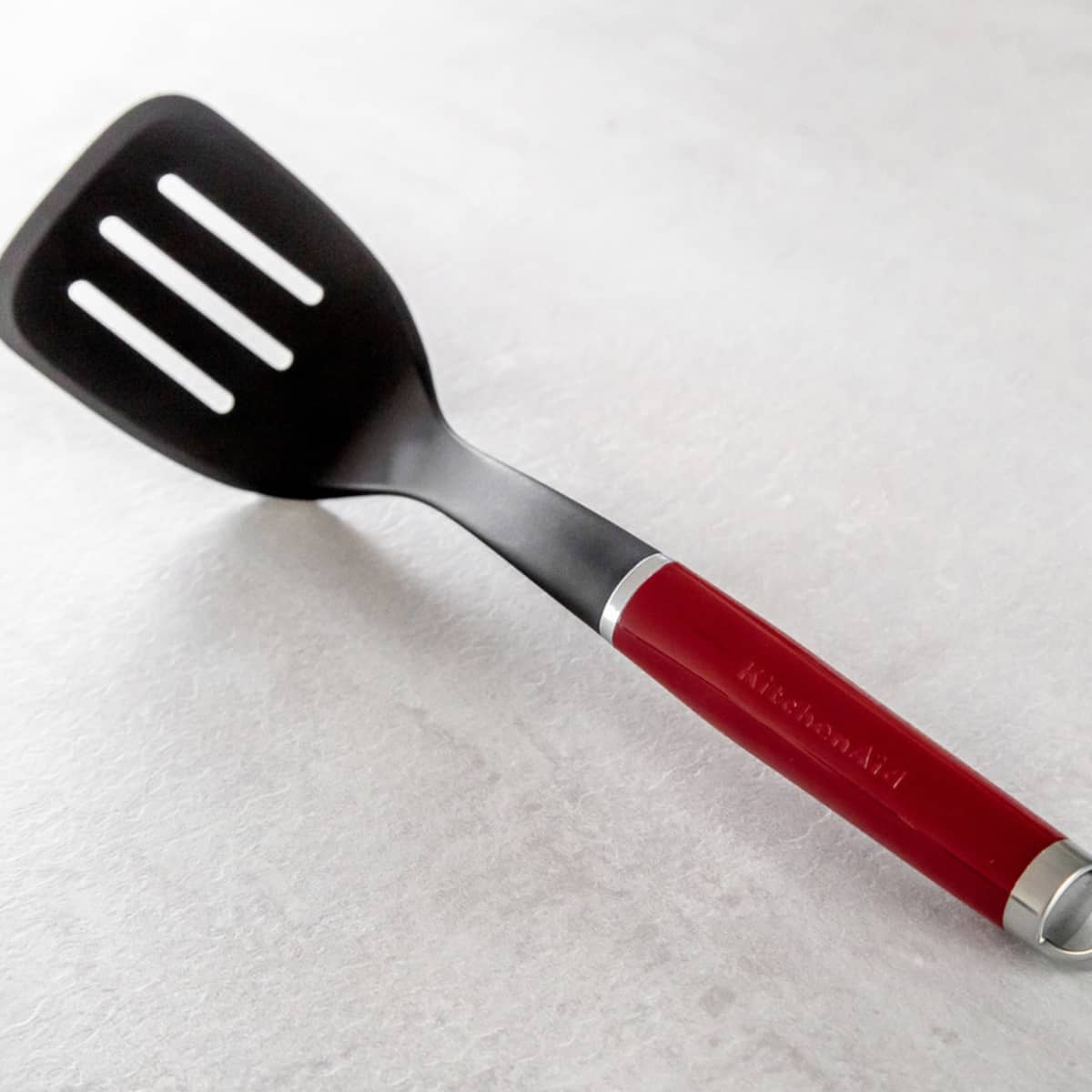 Perforeret stegespade, empire red