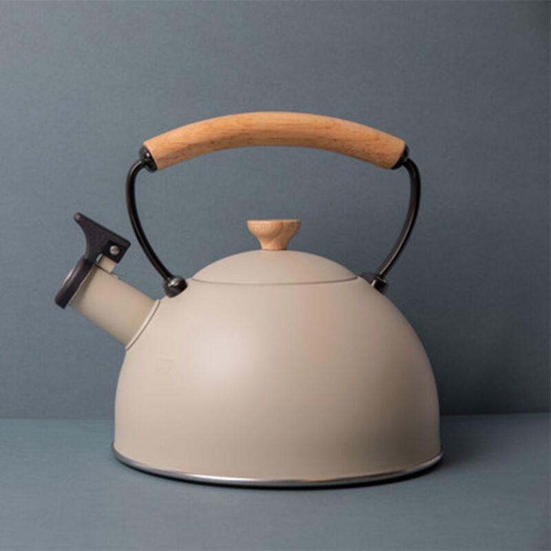 Fløjtekedel med træhåndtag, creme