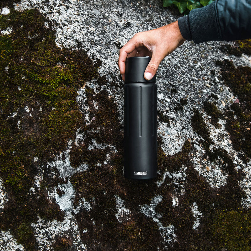 SIGG Gemstone IBT termospullo 0,75 litraa, obsidian