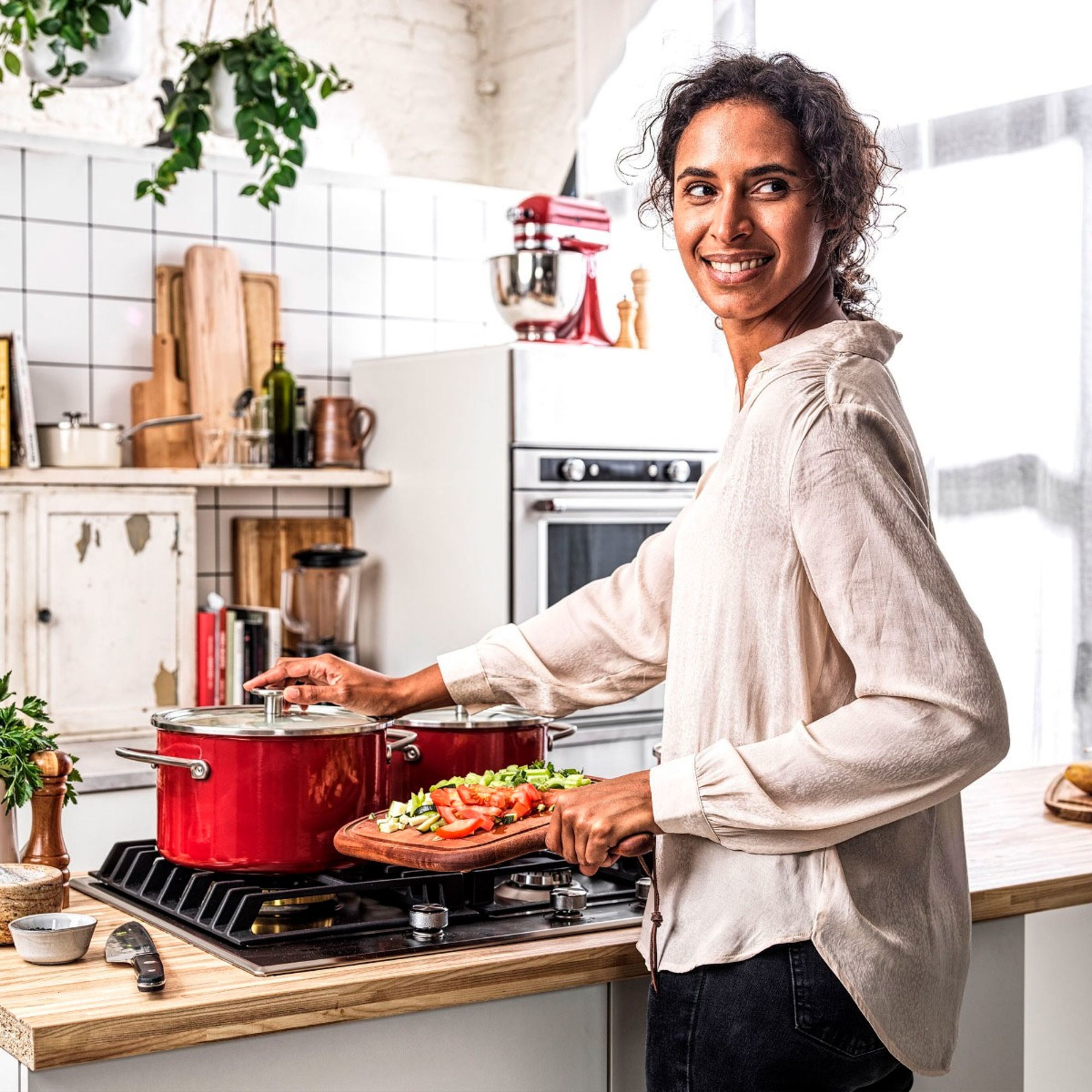 kitchenaid-cookware-collection-gryde-m-laag-24-cm-roed-cc003270-001-44343-4