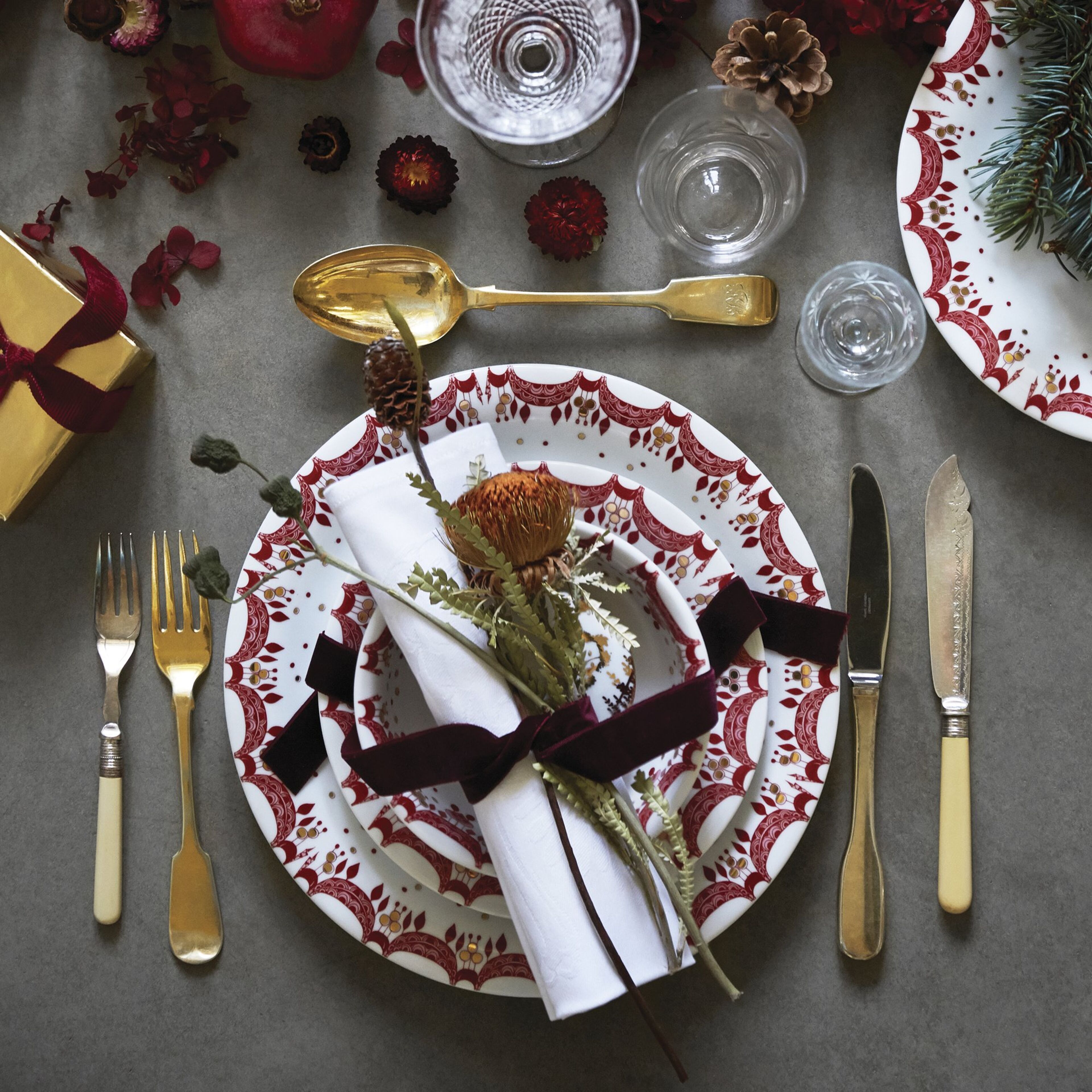 bjoern-wiinblad-guirlande-juletallerken-53013-49767-4