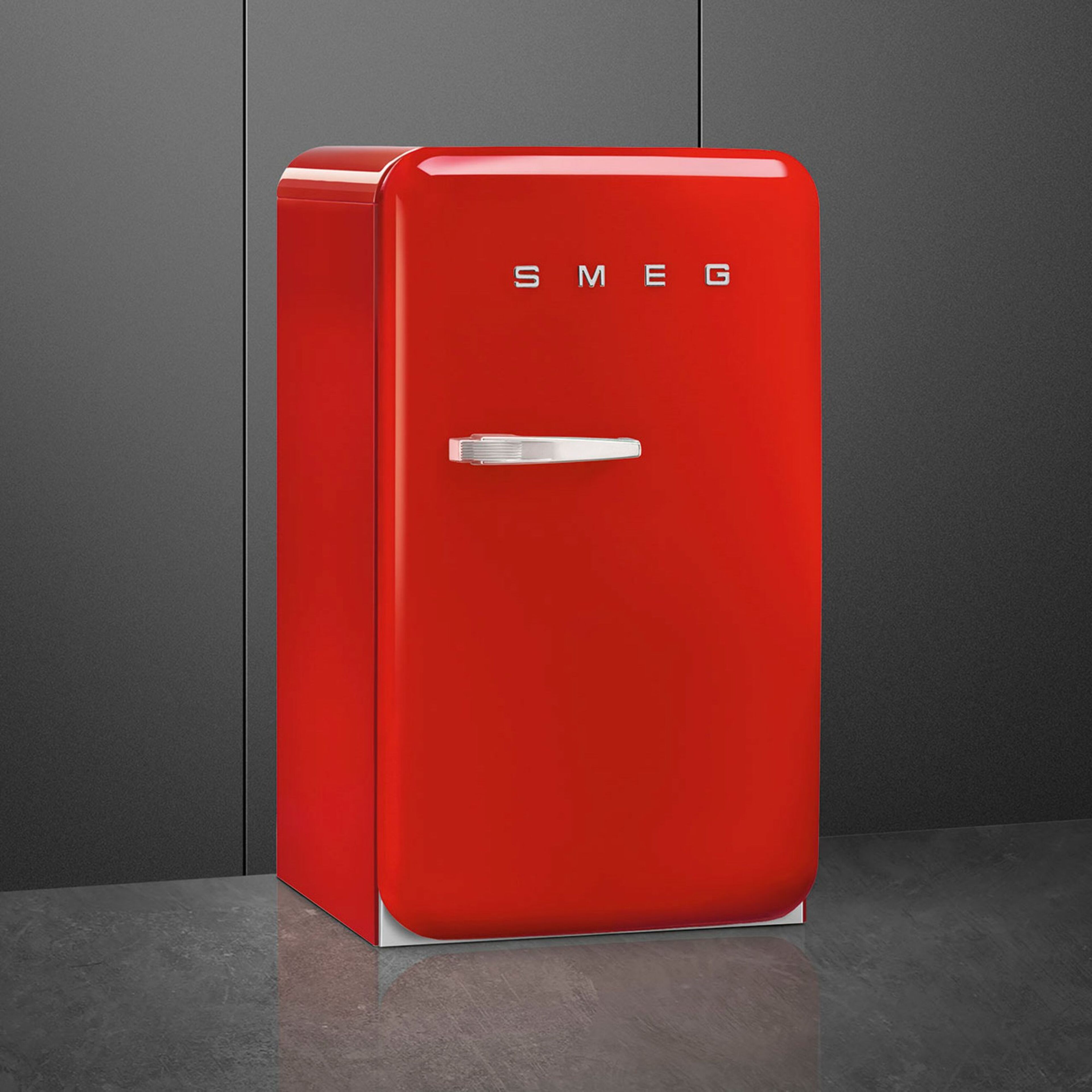 smeg-fab10hrbl6-koeleskab-med-flaskeopbevaring-roed-fab10hrrd6-65938-7