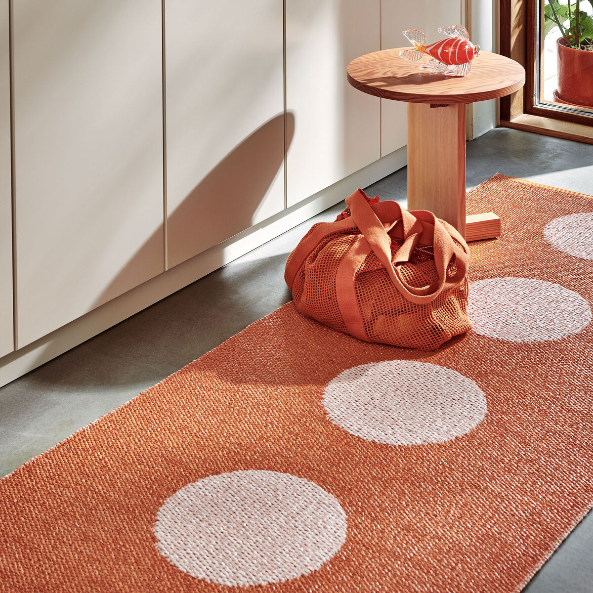 Pappelina Vera Pop -matto 70 × 280 cm, orange/pink