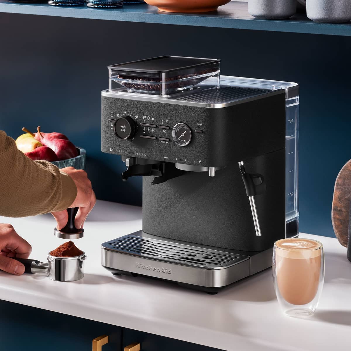 Espressokone kahvimyllyllä, cast iron black