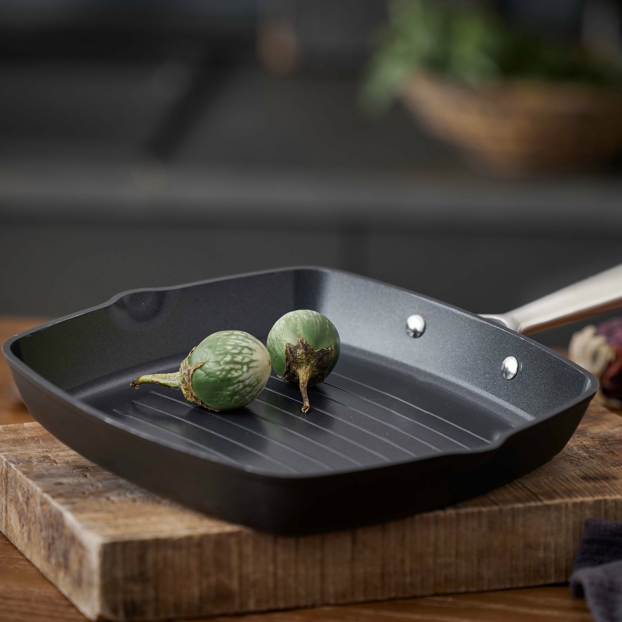 product-Travo grillpande keramisk non-stick 24 x 24 cm, sort aluminium