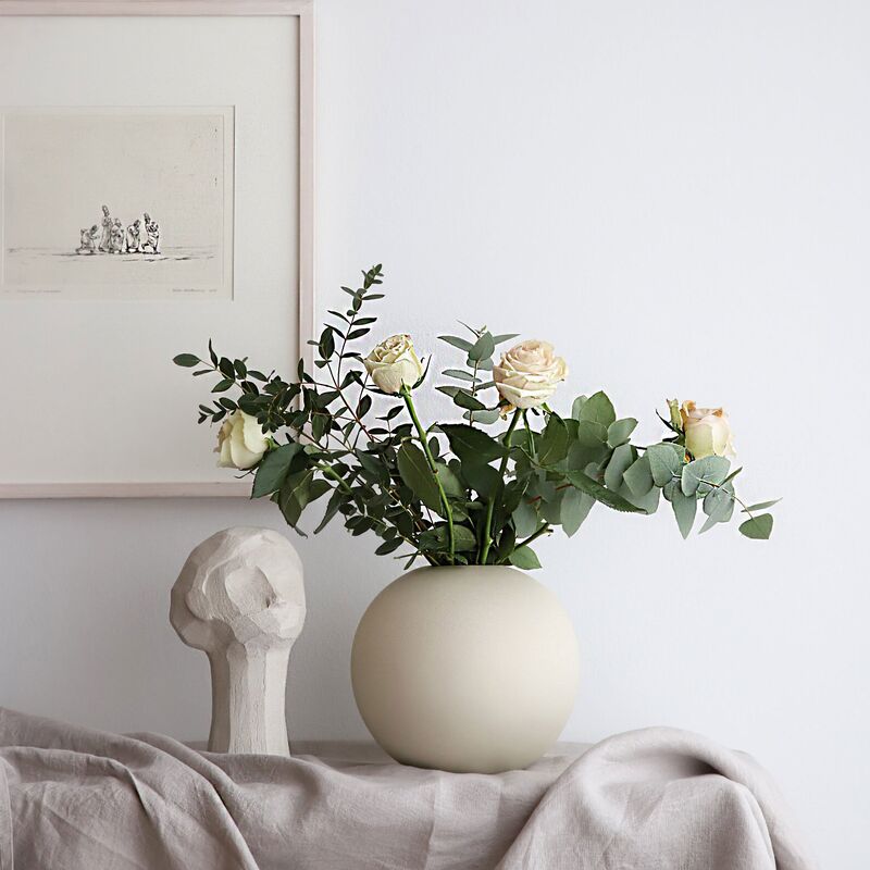 OLLIE skulptur, limestone