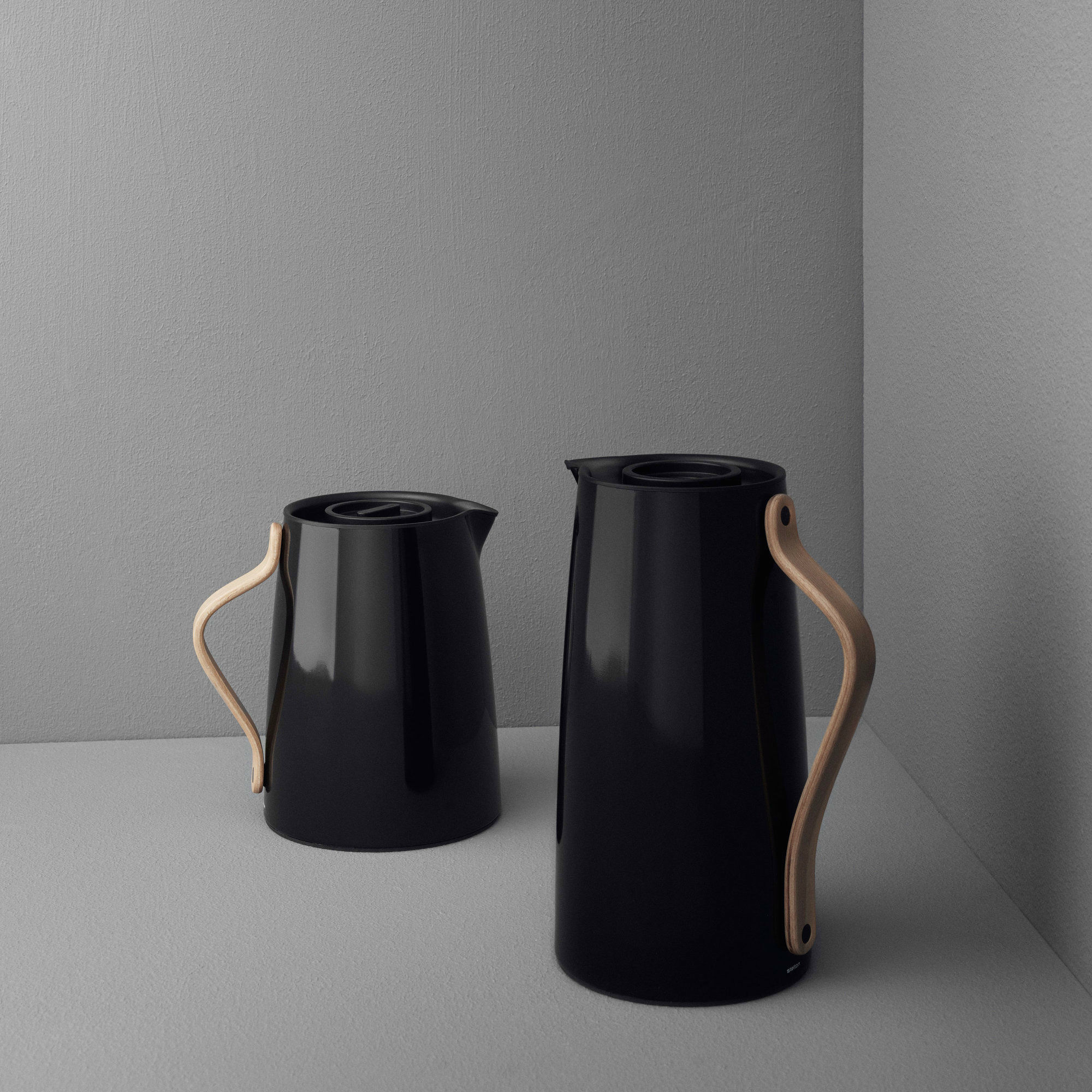 Alternativ bild 1 för Stelton Emma termoskanna - kaffe, 1,2 liter - svart