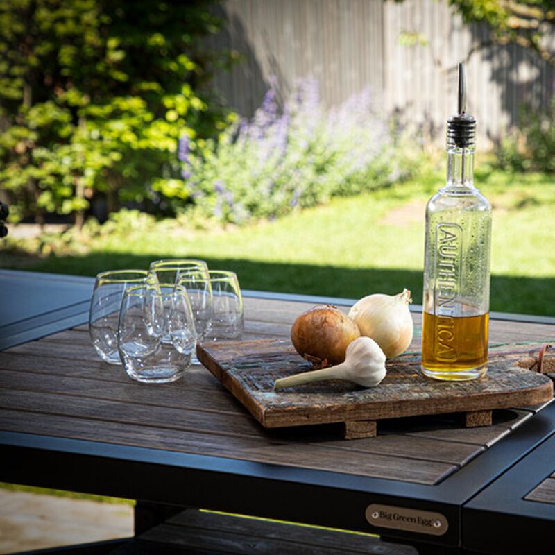 Mellemhylde, akacietræ