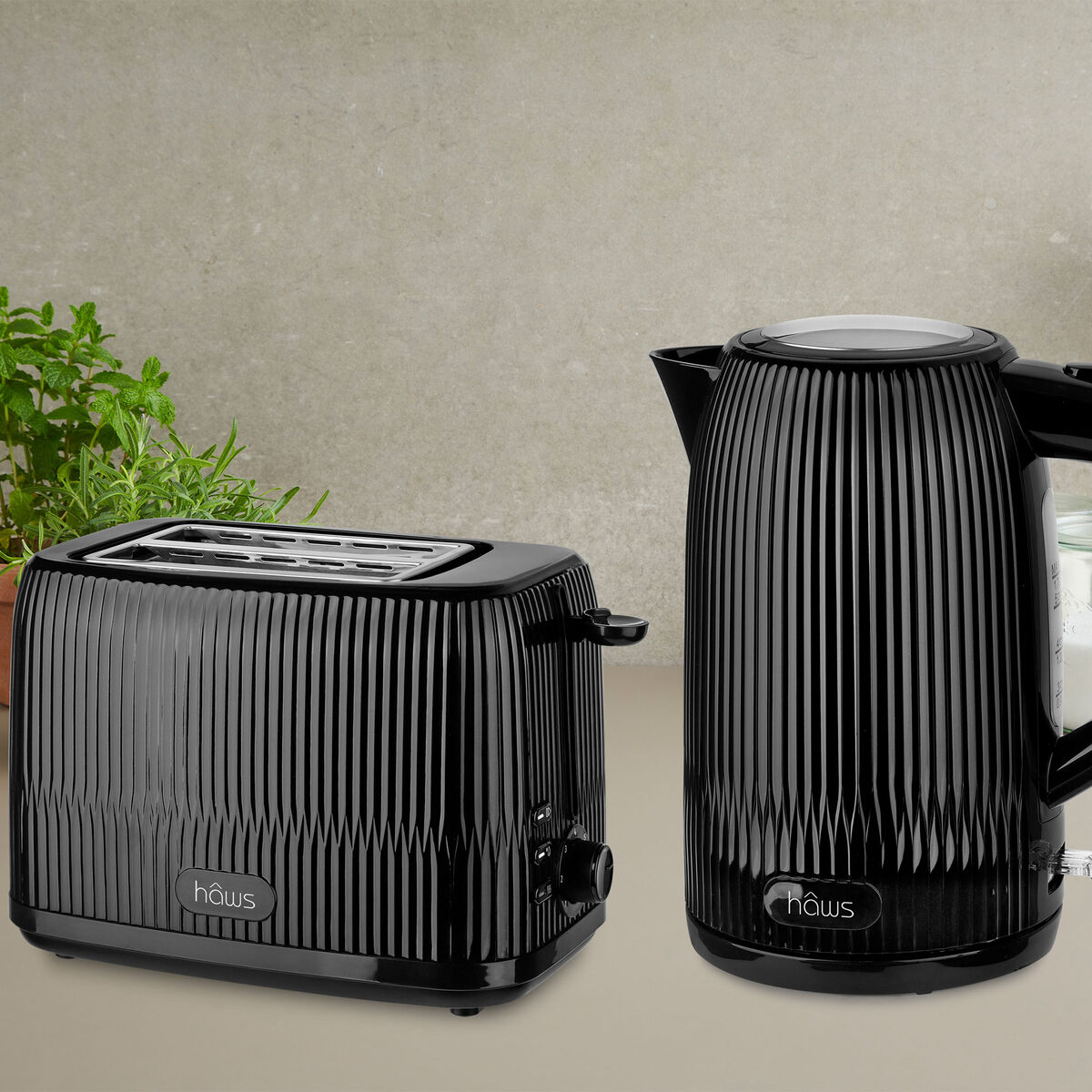 Leivänpaahdin & vedenkeitin, musta