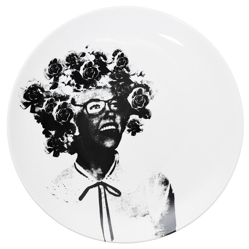 Porselenstallerken 26 cm Oss kvinner imellom "Mammas nya tjej"