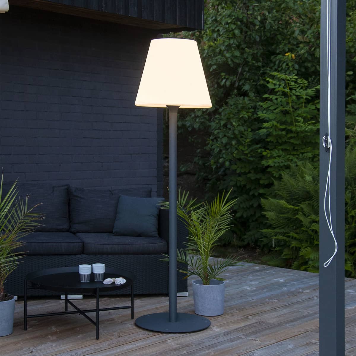 Golvlampa kreta 184 cm. för uteplatsen