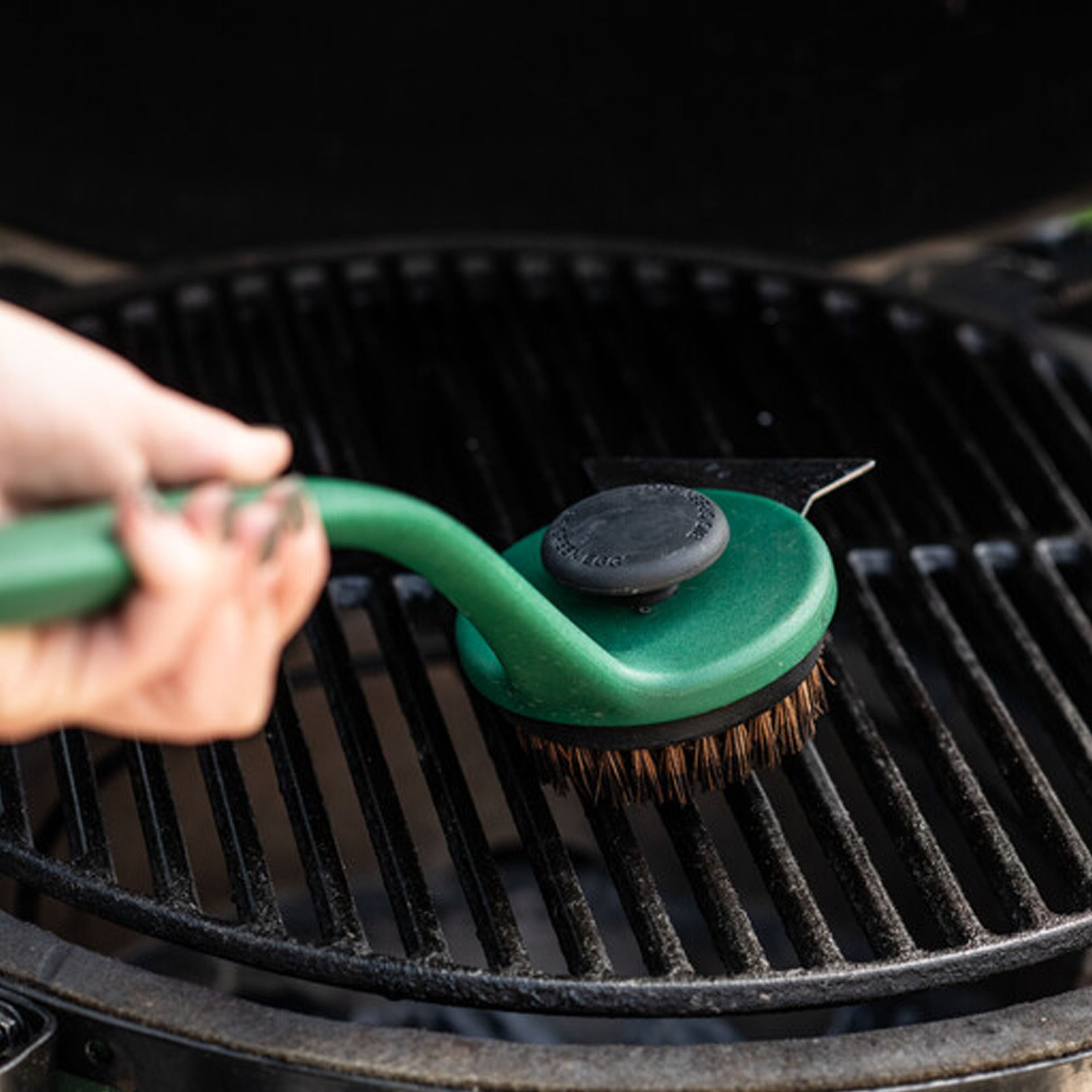 big-green-egg-grid-scrubber-rengoeringsboerste-127129-52433-3