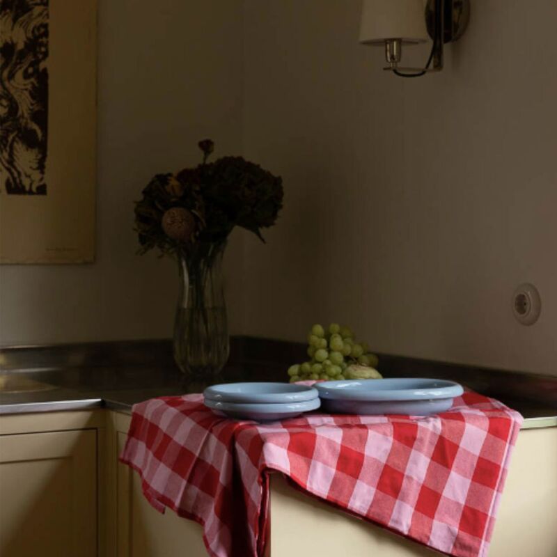 Paola bordsduk 330x145 cm, röd/rosa