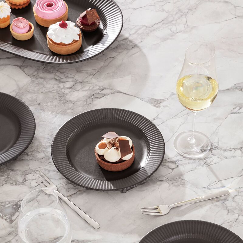 Nova Black serveringsfat 37x25 cm