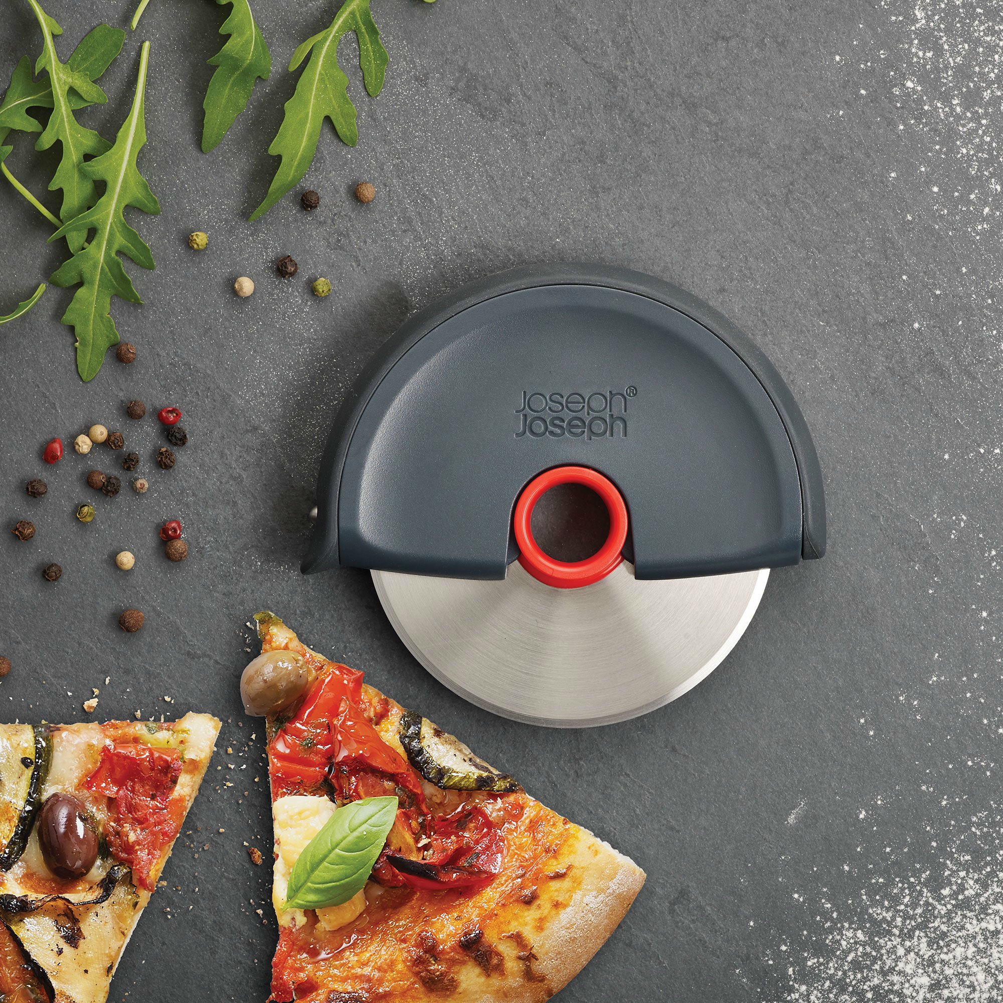 Alternativ bild 1 för Joseph Joseph Disc Easy-Clean pizzaskärare
