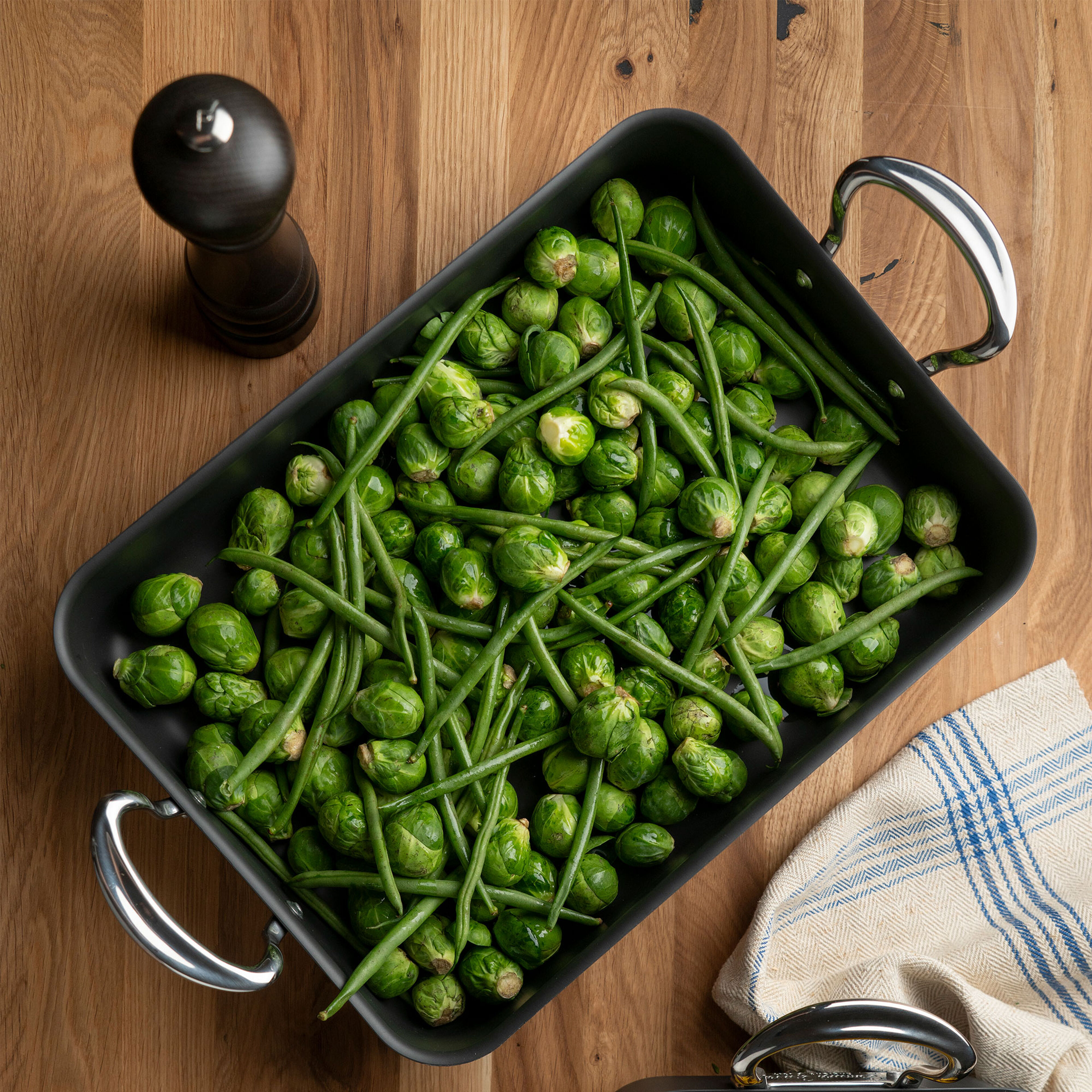 Uunivuoka 34 cm x 24 cm, musta