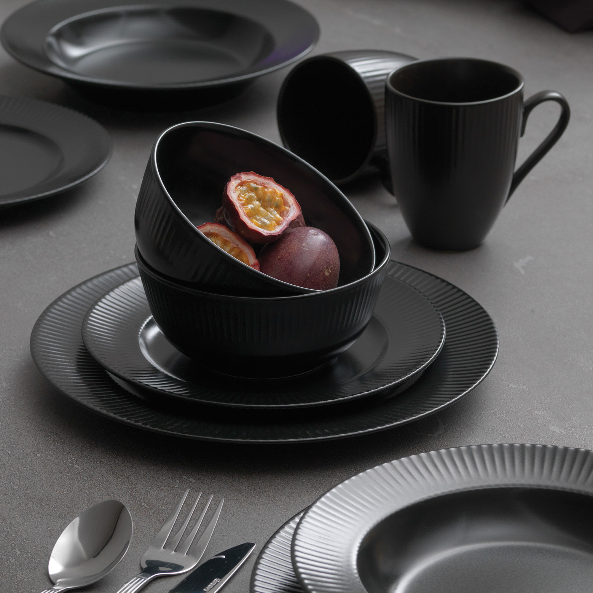 Groovy Tallrik 21 cm Svart Stengods