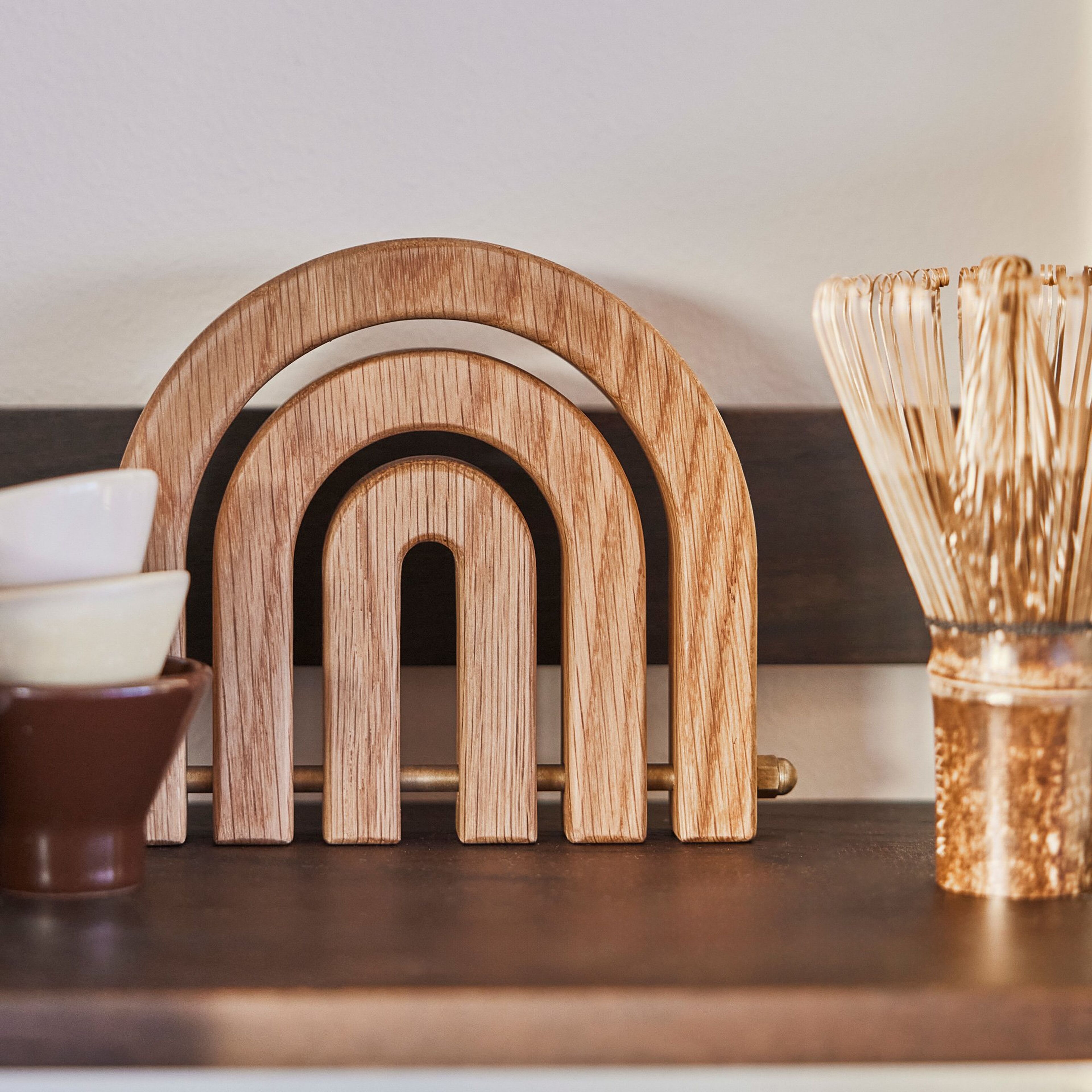 oyoy-regnbue-bordskaaner-eg-og-messing-l301124-60880-4